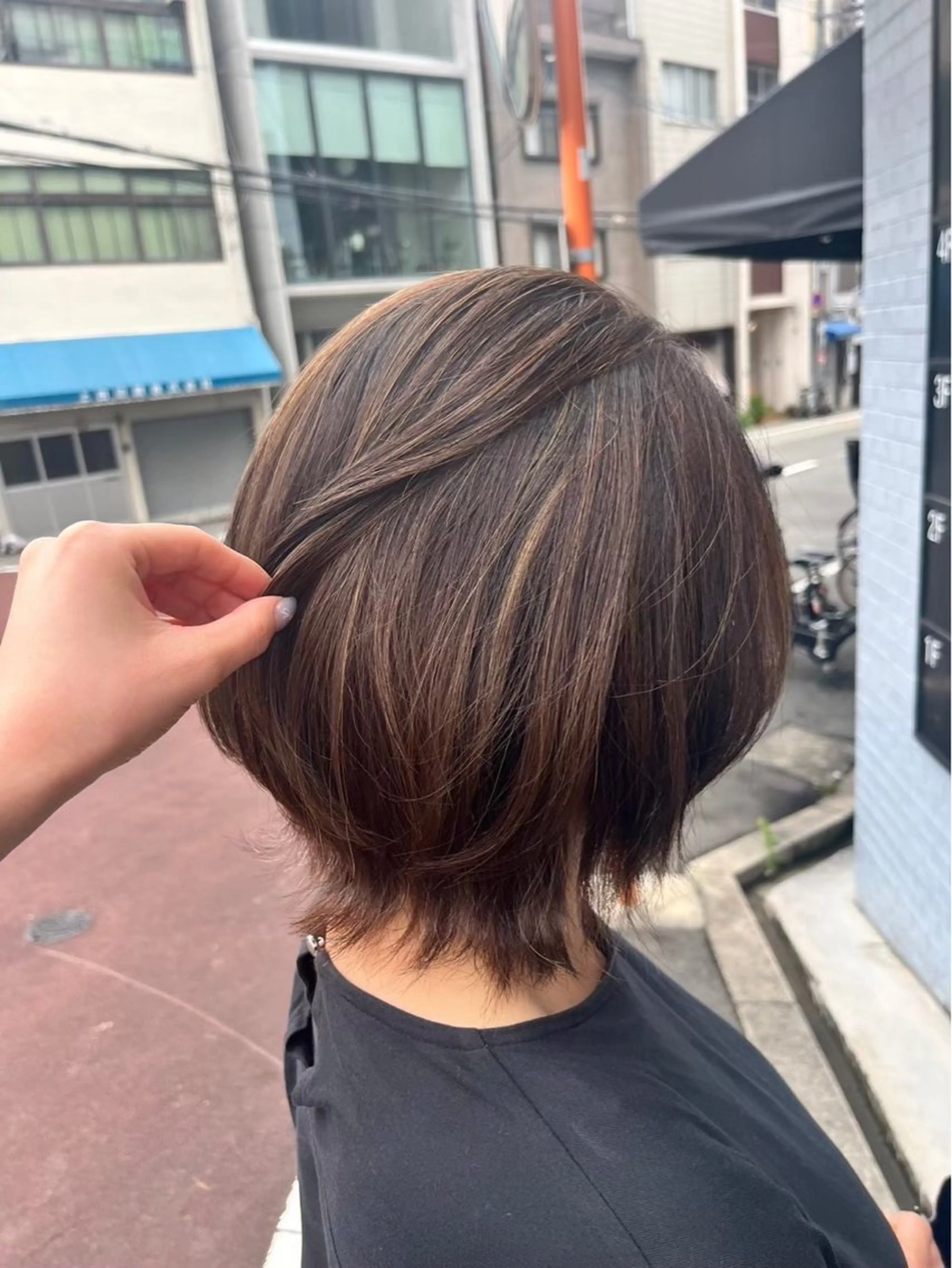 ショート ヘアカラー 柿本 ひなのヘアスタイル
