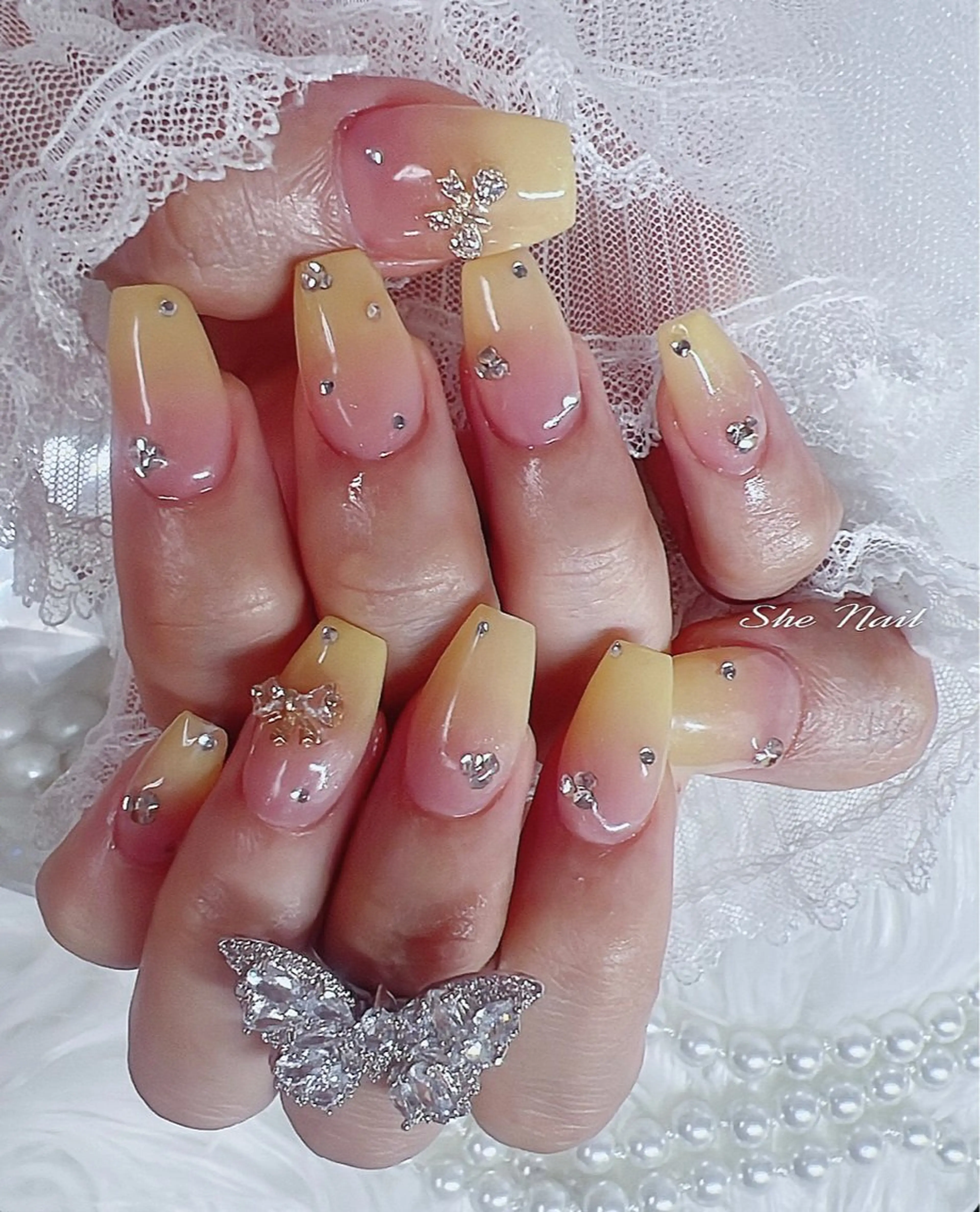 ネイル チークネイル 長さ出し フレンチネイル ガラスフレンチ グラデーション ハンドネイル She   Nail所属・ISA_ BELLAのネイルデザイン