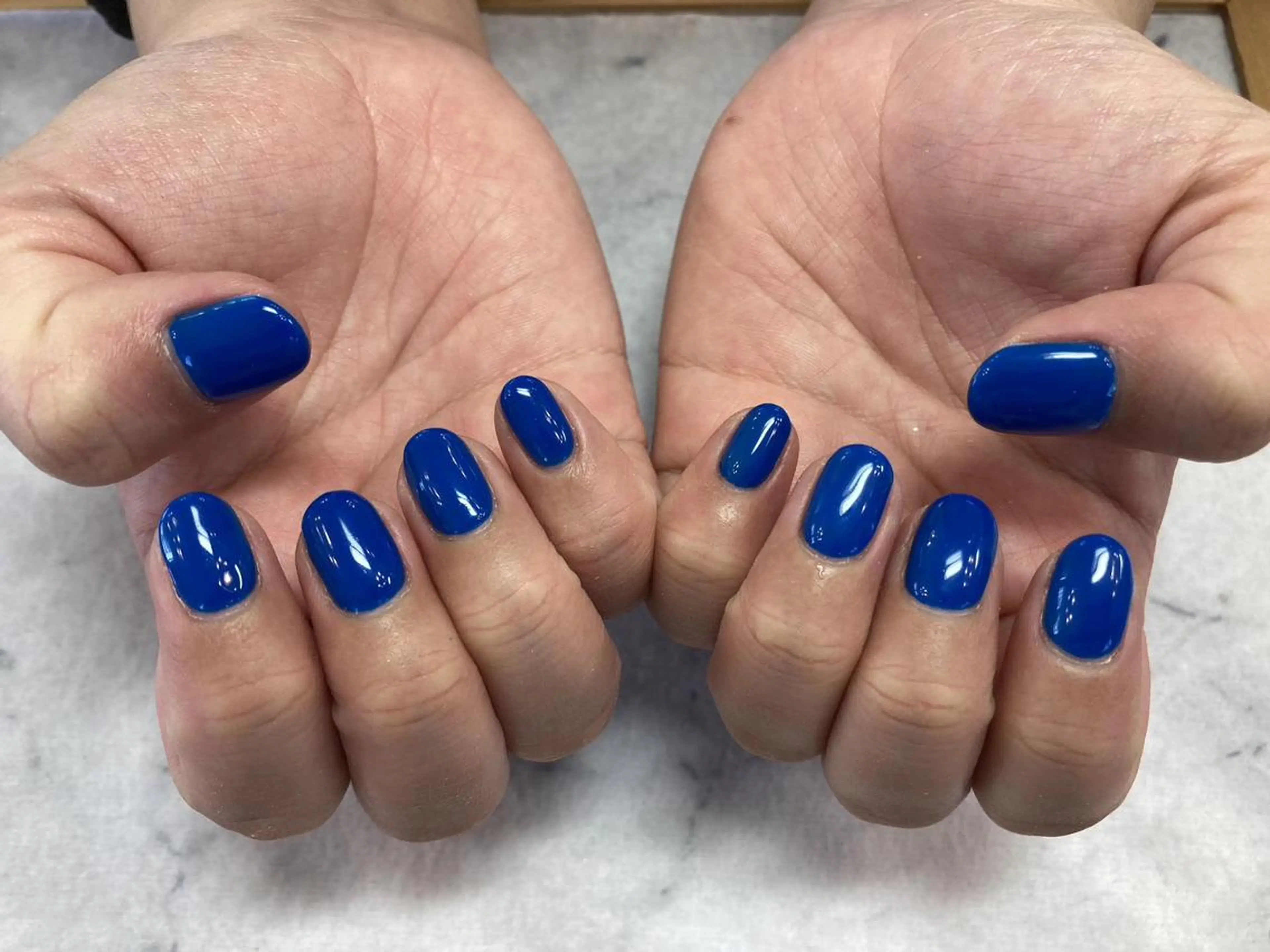 ネイル ネイルリボン 受付スタッフのネイルデザイン