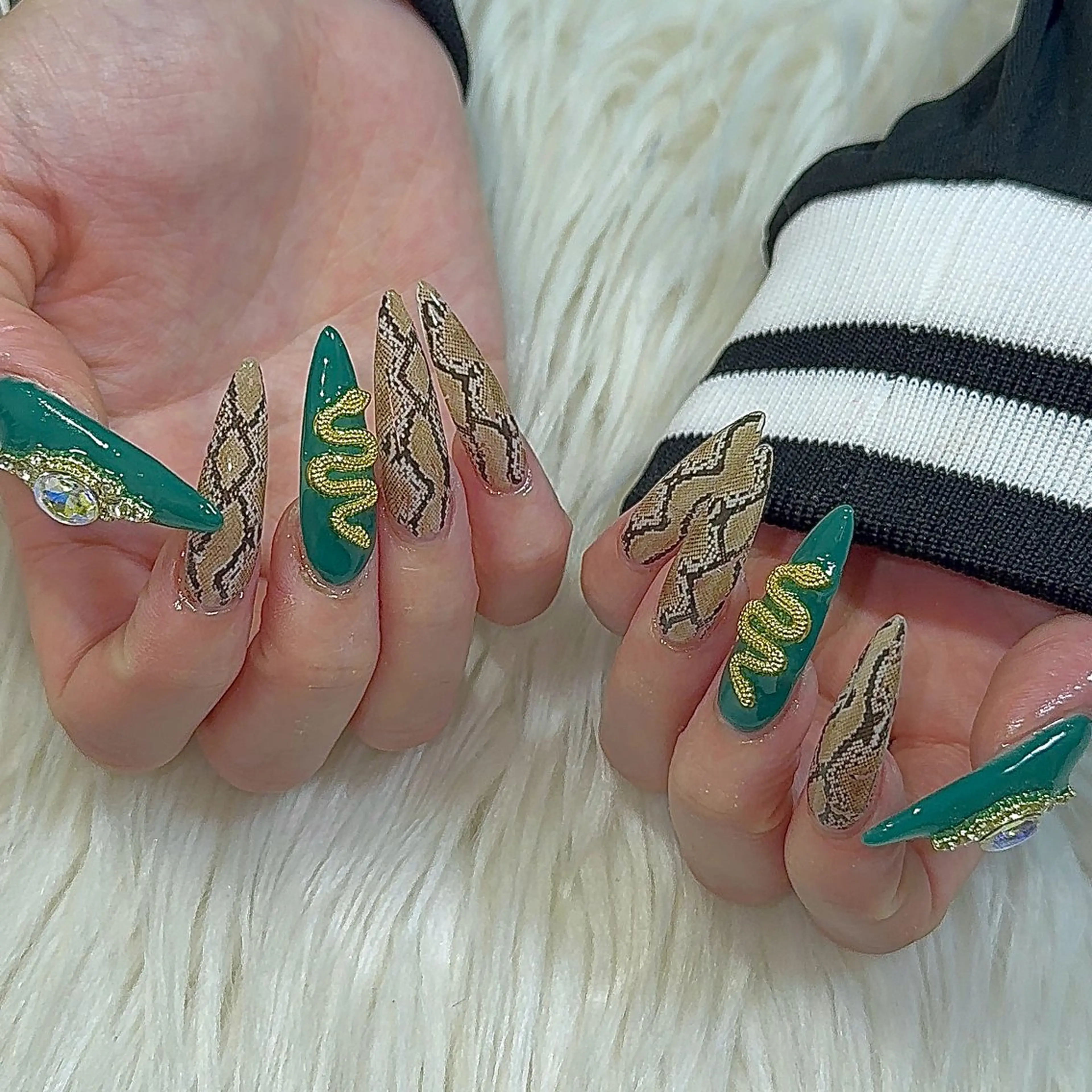 ネイル ハンドネイル 黒川 実祐のネイルデザイン