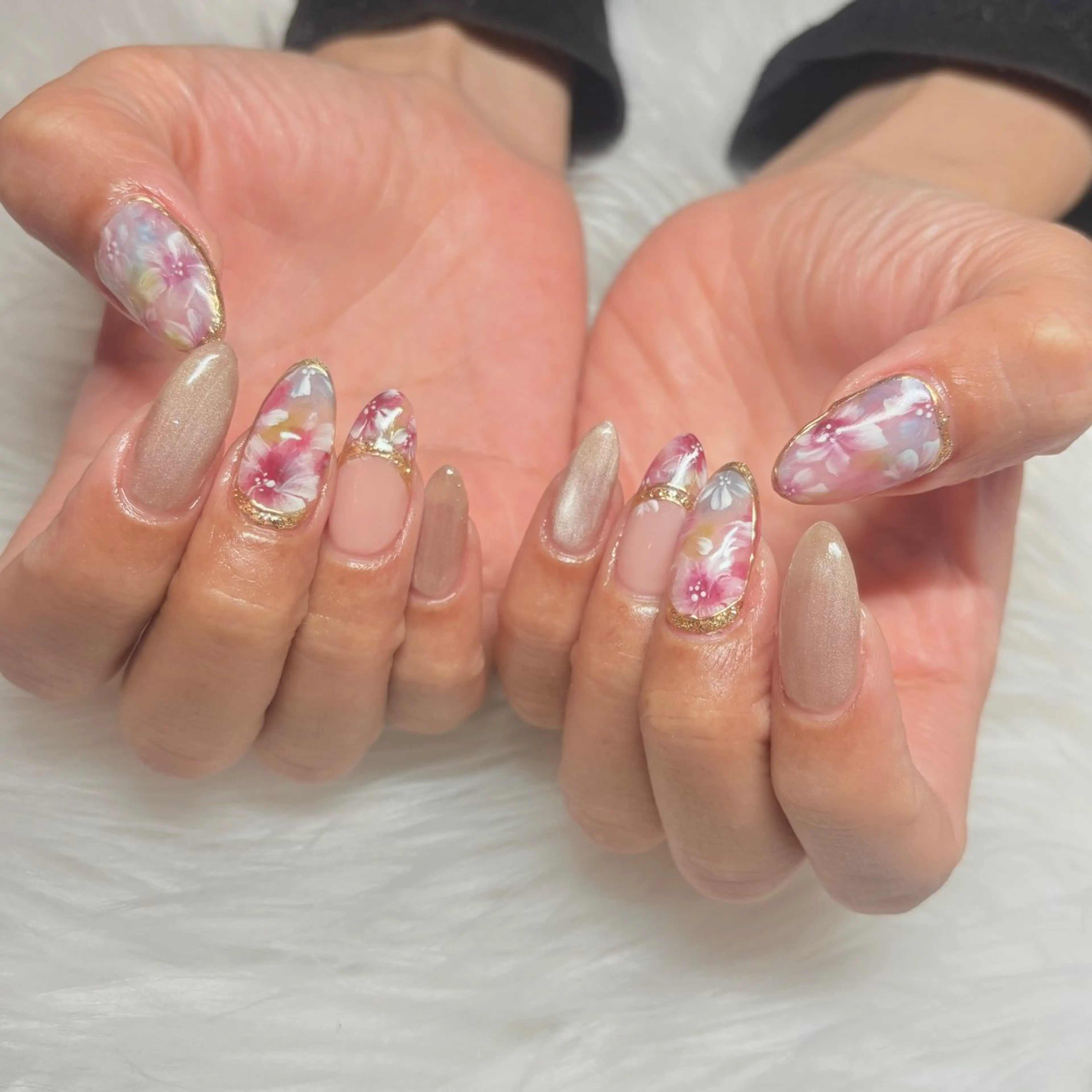 ㊗️新卒者さん限定✨人気✨ジェルオフ込みジェルネイル乗せ放題(アートもパーツもOK)の写真