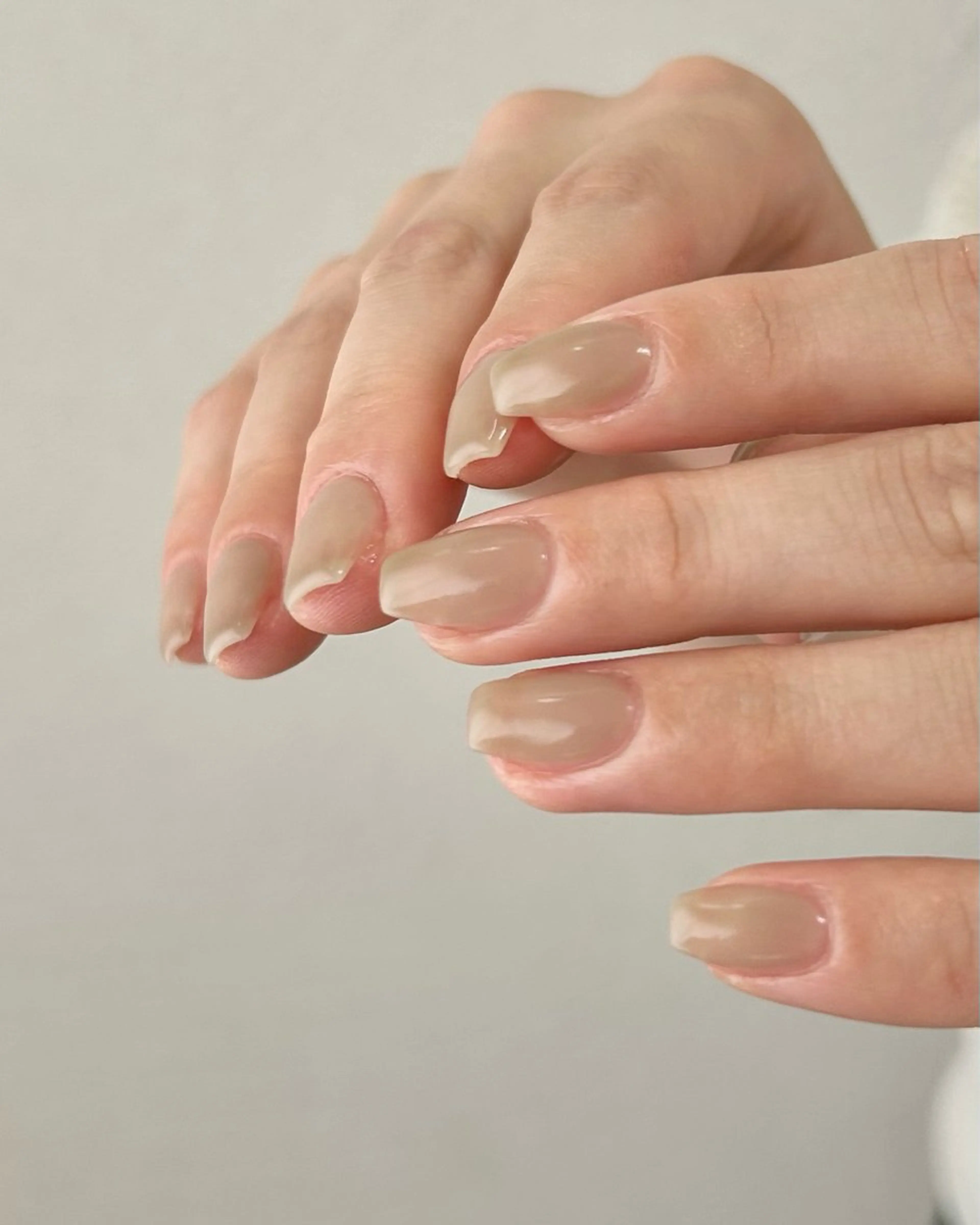 ネイル オーロラネイル ジェルネイル キラキラネイル ニュアンスネイル オフィスネイル 𓂃toi. 儚げnuanceのネイルデザイン