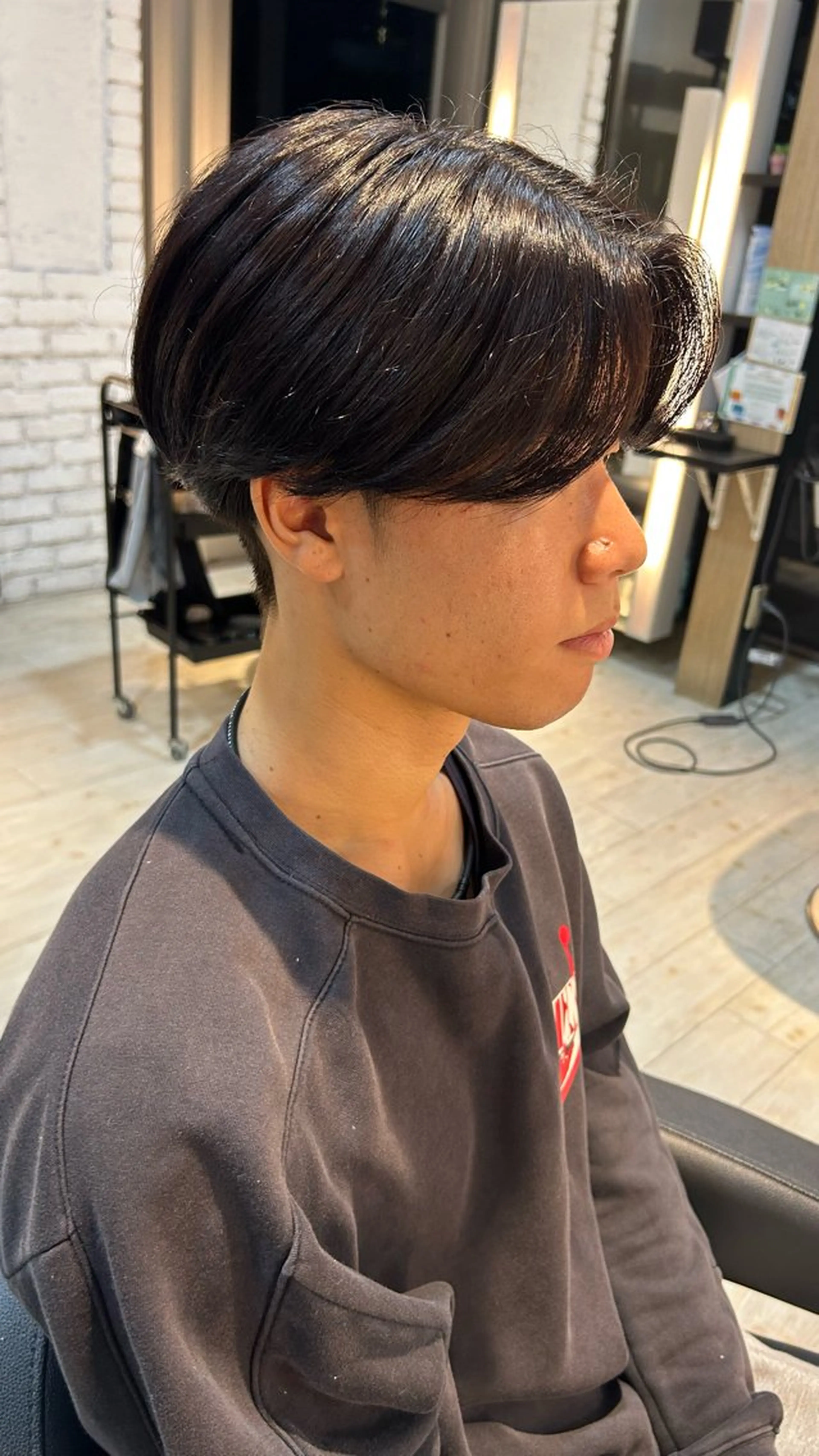 カラー メンズ センターパート メンズ韓国風 カット 有働由良／ハイトーン ／韓国メンズヘアのヘアスタイル