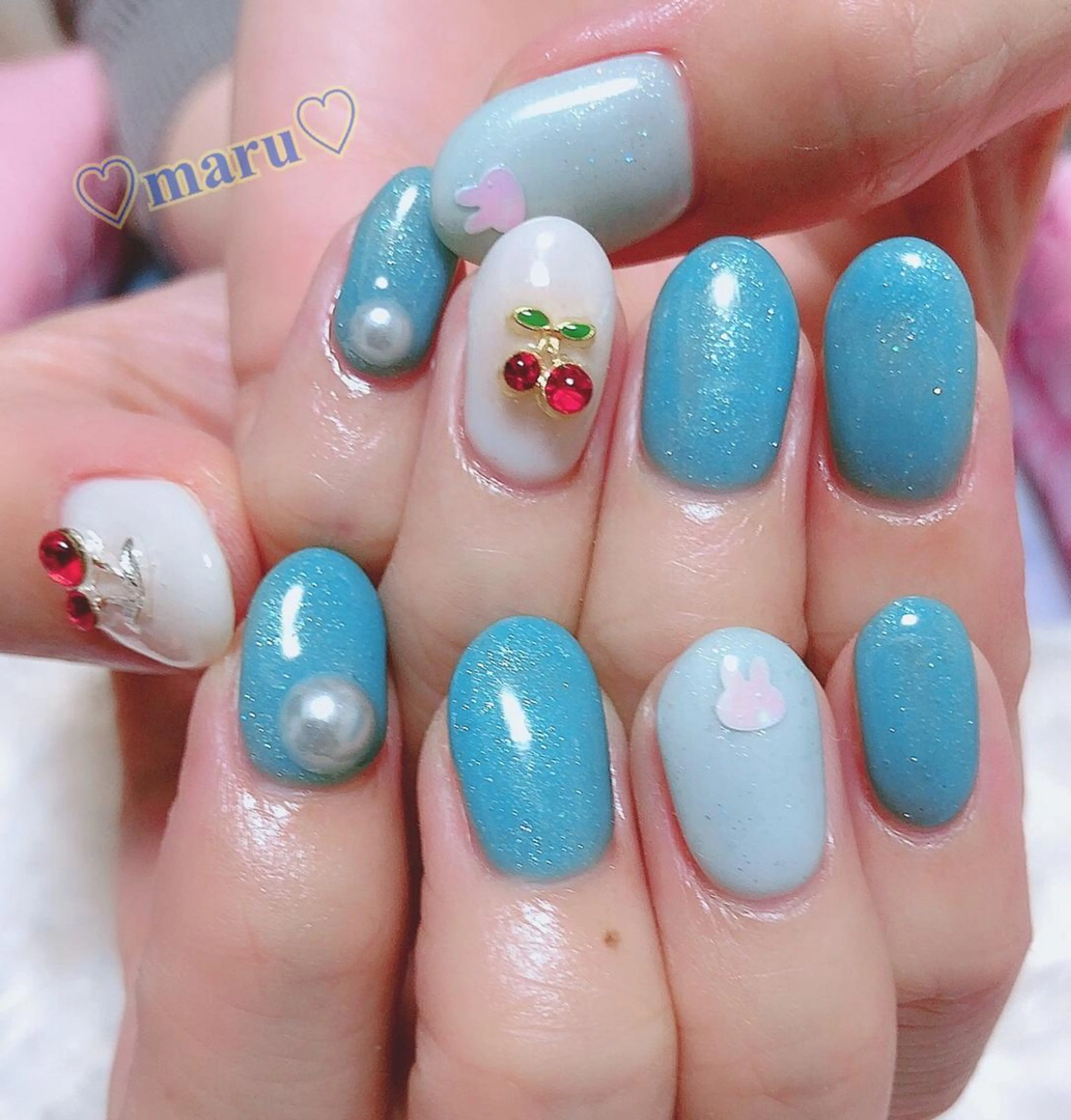 ネイル ホログラムネイル ハンドネイル フットネイル まるみ ♡のネイルデザイン