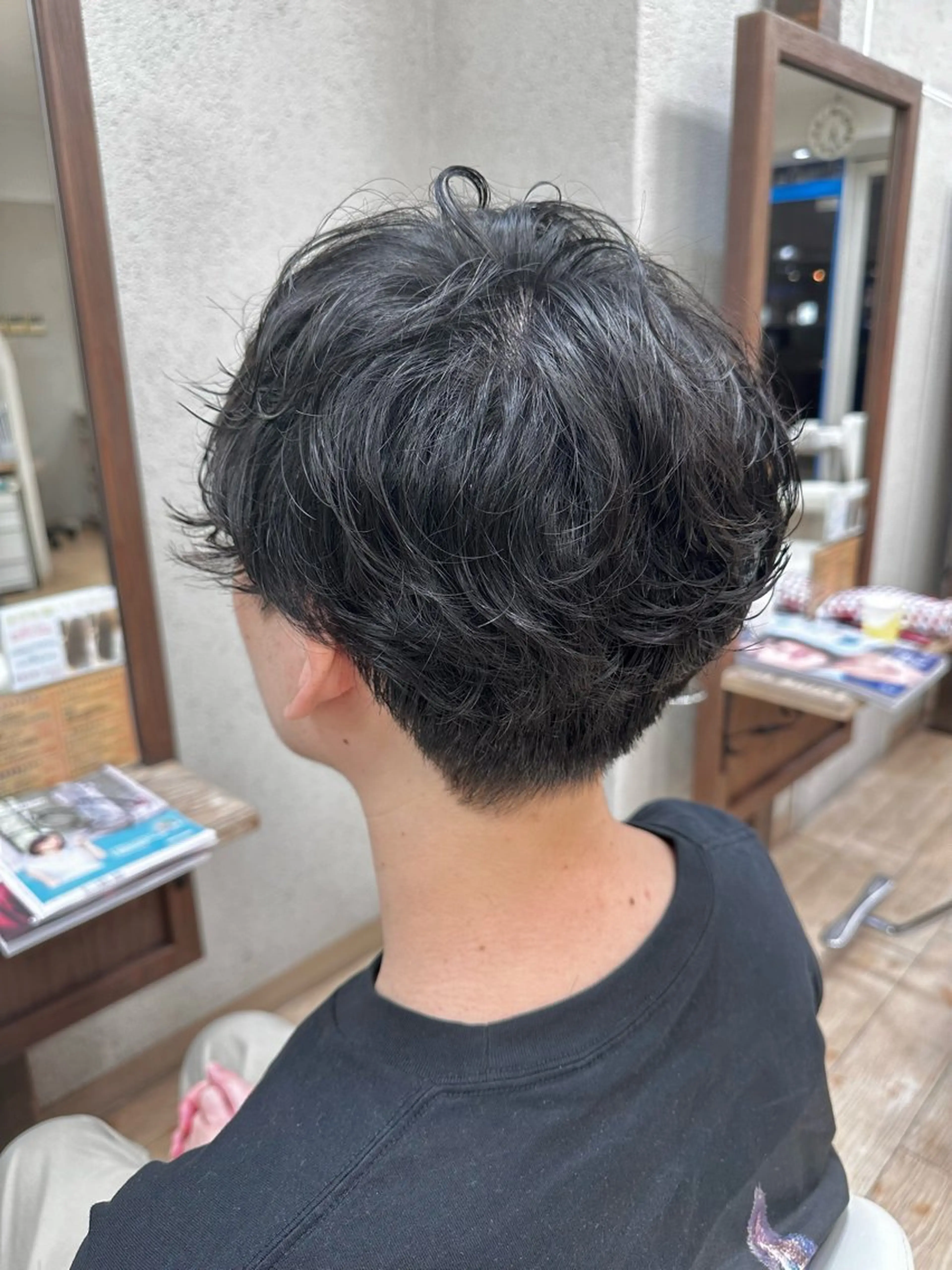 ショート パーマ メンズ メンズパーマ スパイラルパーマ カット パーマ 阿部 美咲のヘアスタイル