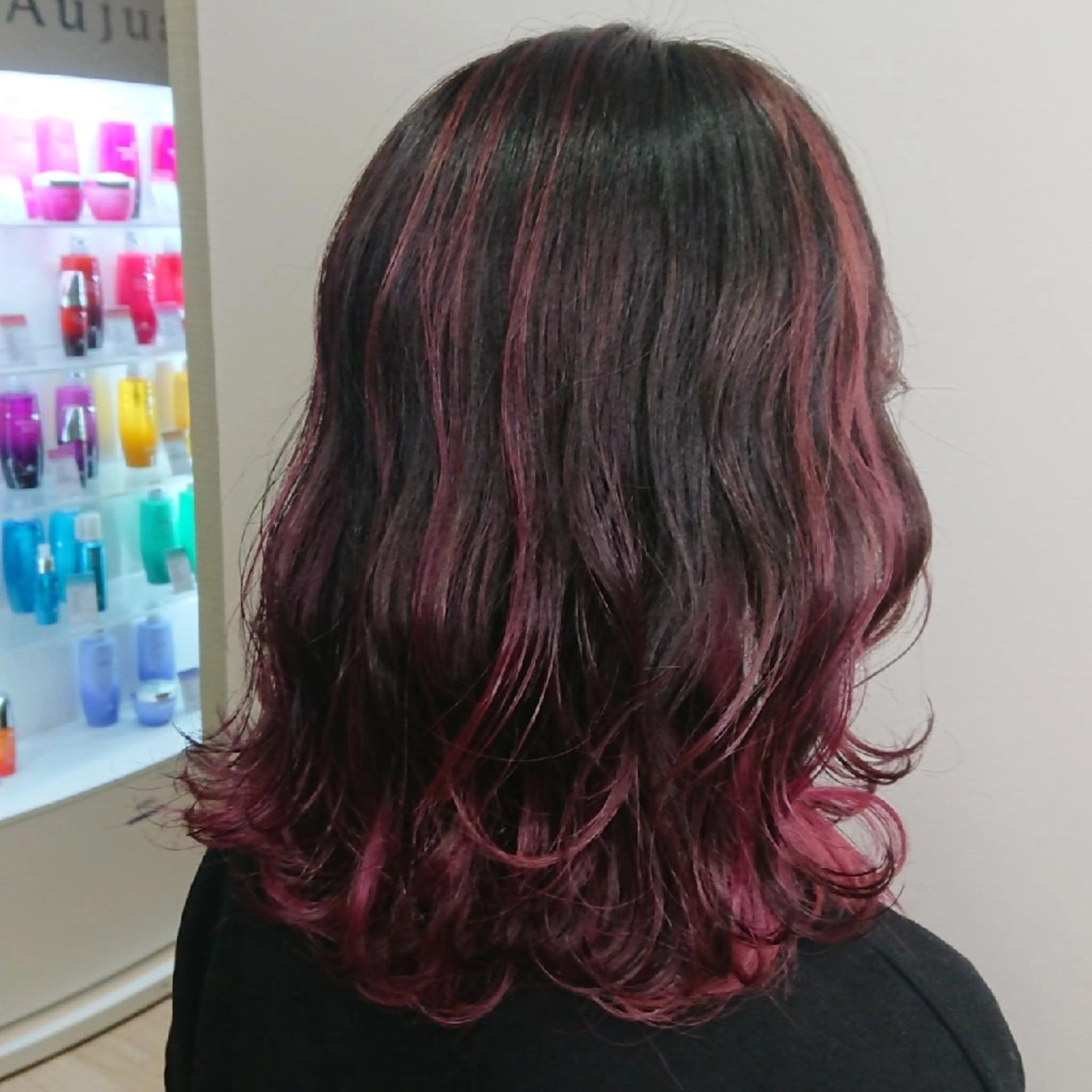 ミディアム レイヤーカット グラデ❣️インナー 派手髪Fumiyoのヘアスタイル