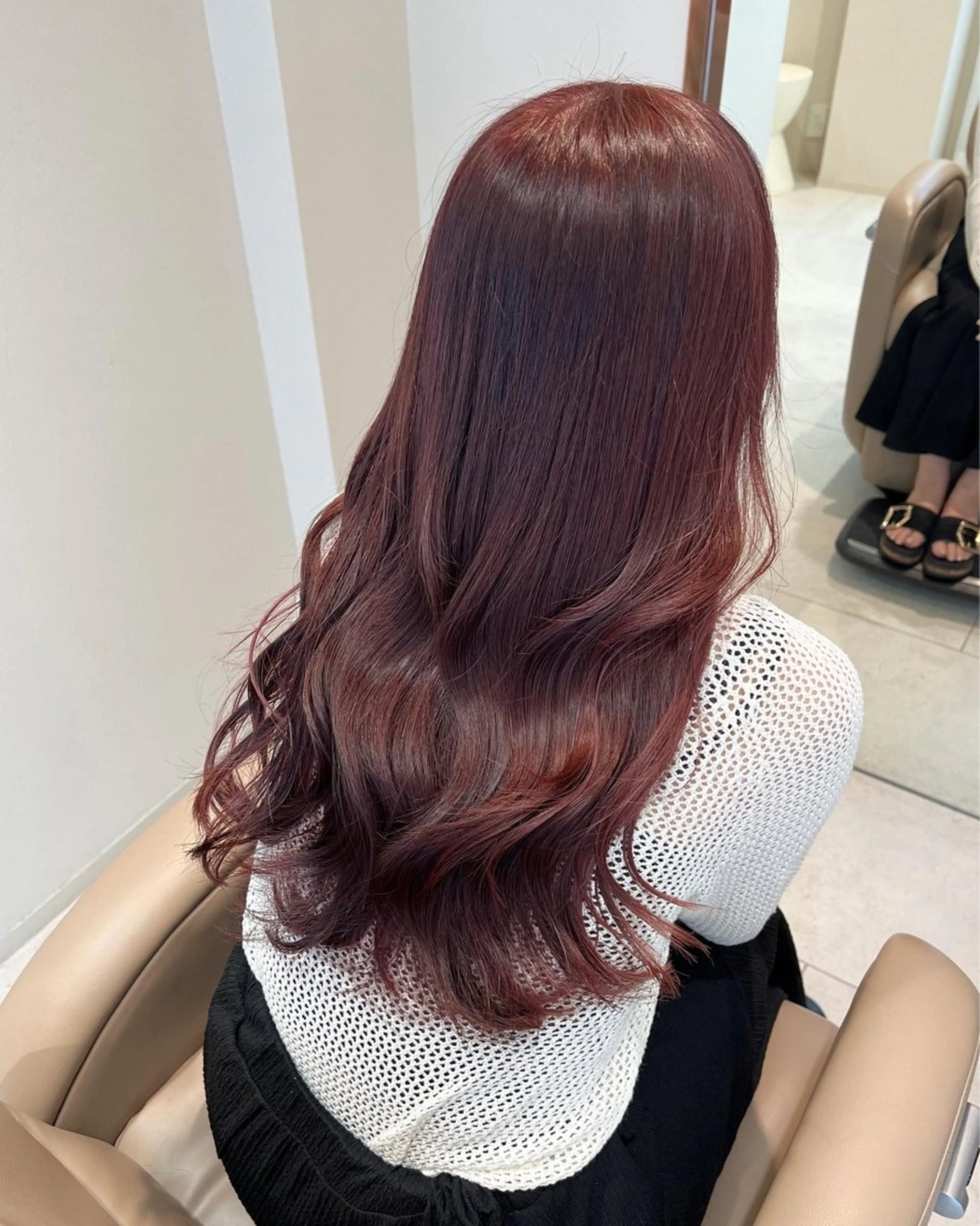 ロング カラー ブリーチ ブリーチなしカラー レッドカラー ノイシキ サキのヘアスタイル