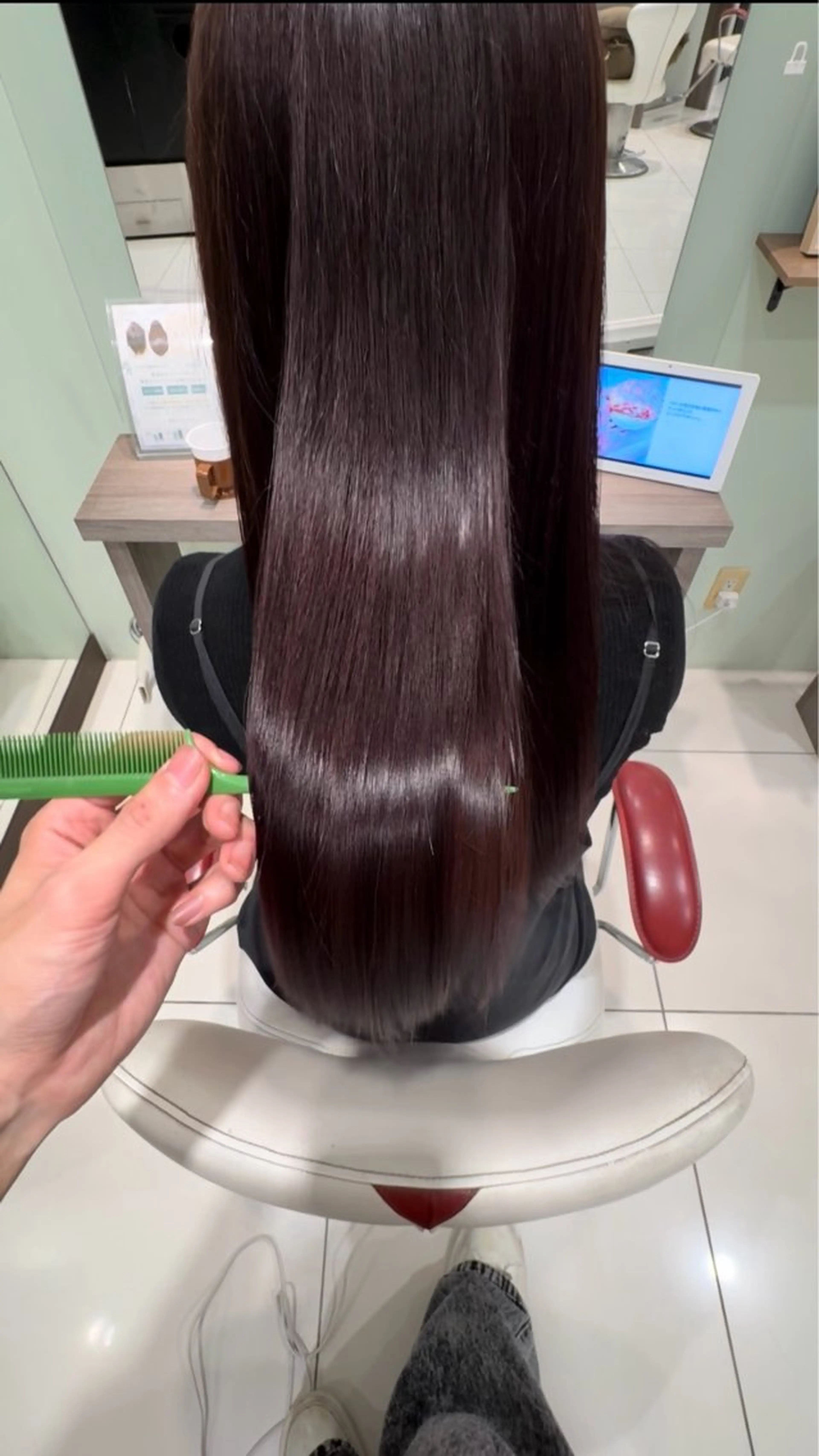 ロング カラー ボルドーカラー トリートメント デザインカラー/艶髪 /透明感カラーのヘアスタイル