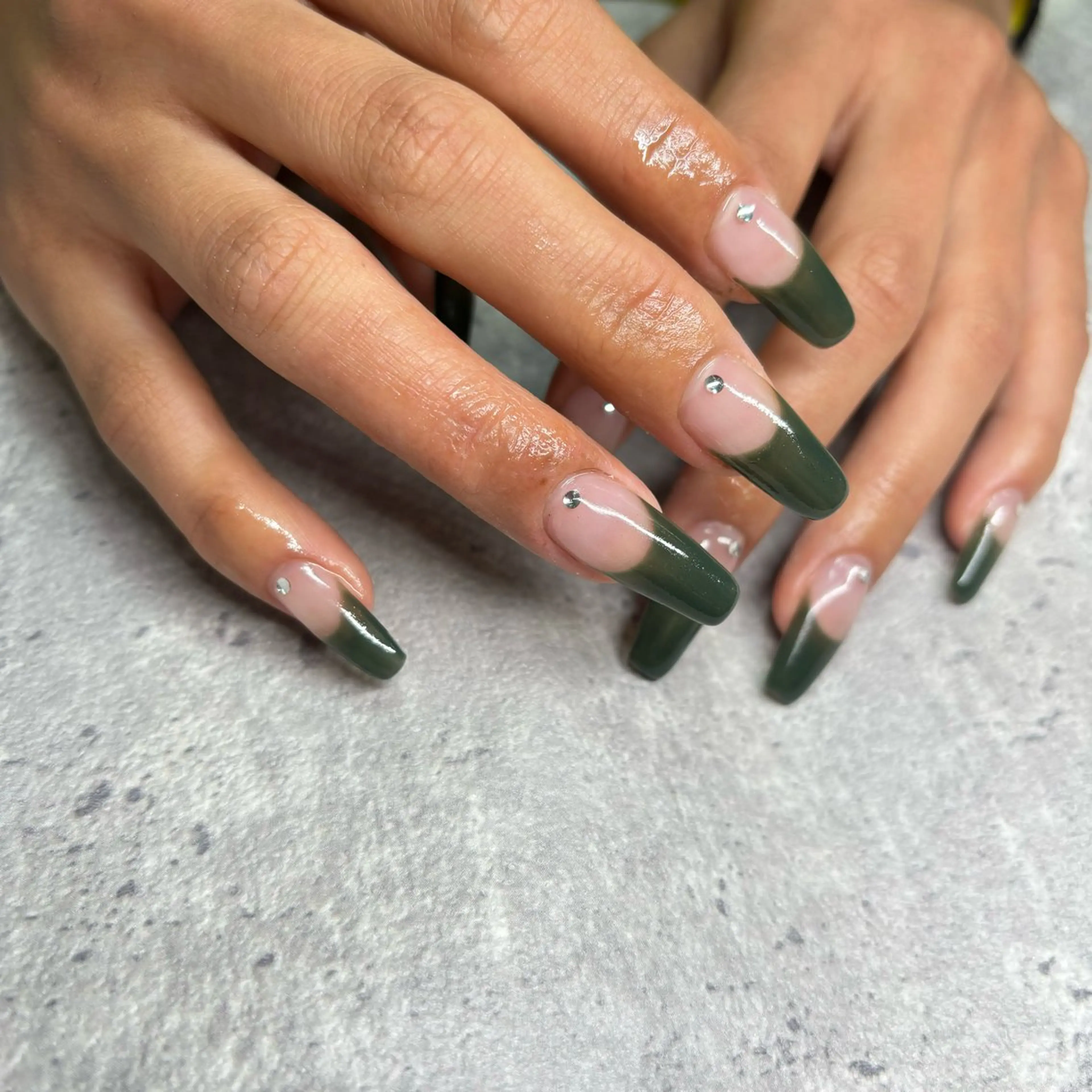 ネイル フレンチネイル ハンドネイル RE💟N.NAIL ラテン系お姉さんのネイルデザイン