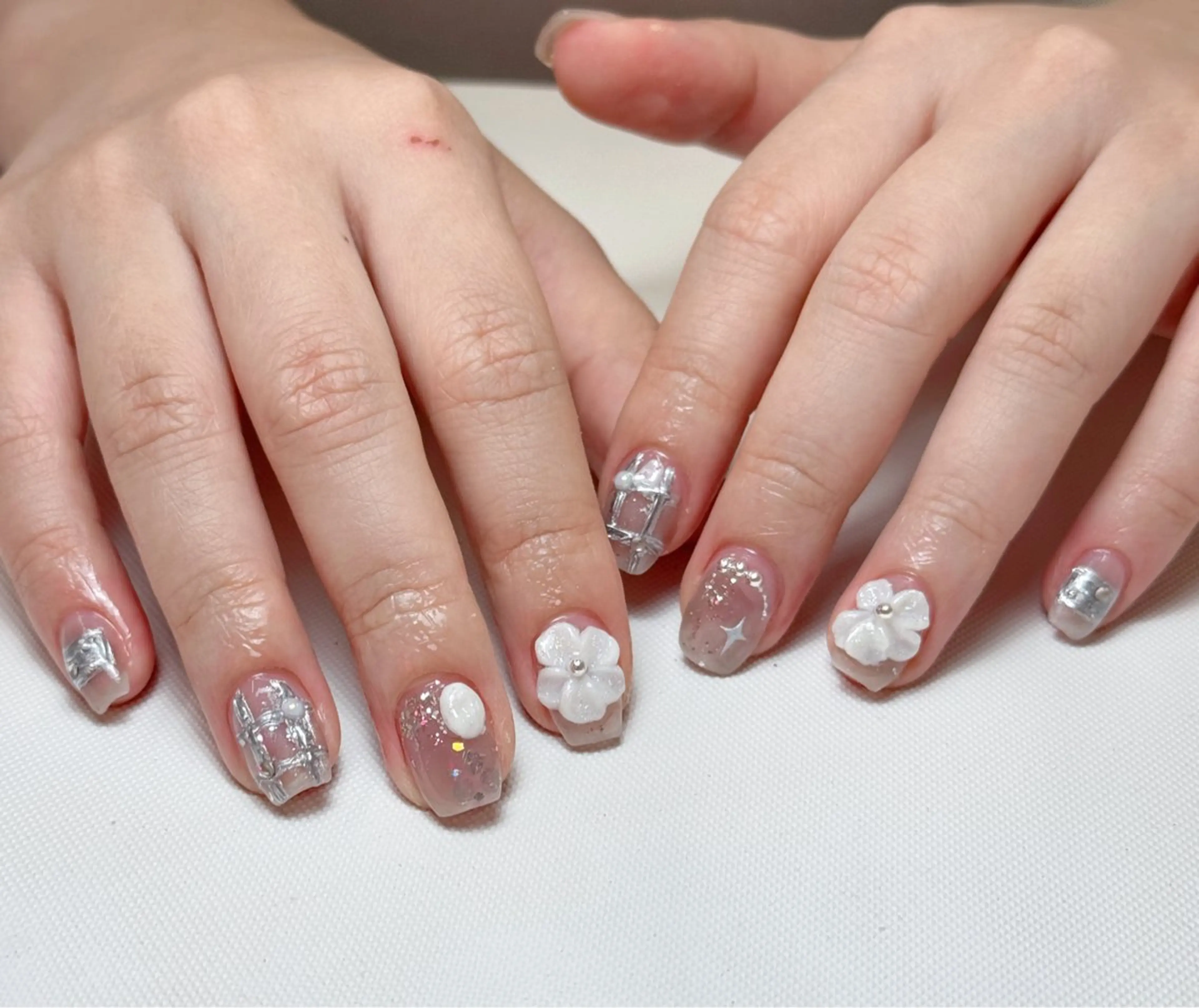 ネイル ハンドネイル AngelChris ビューティーサロンのネイルデザイン