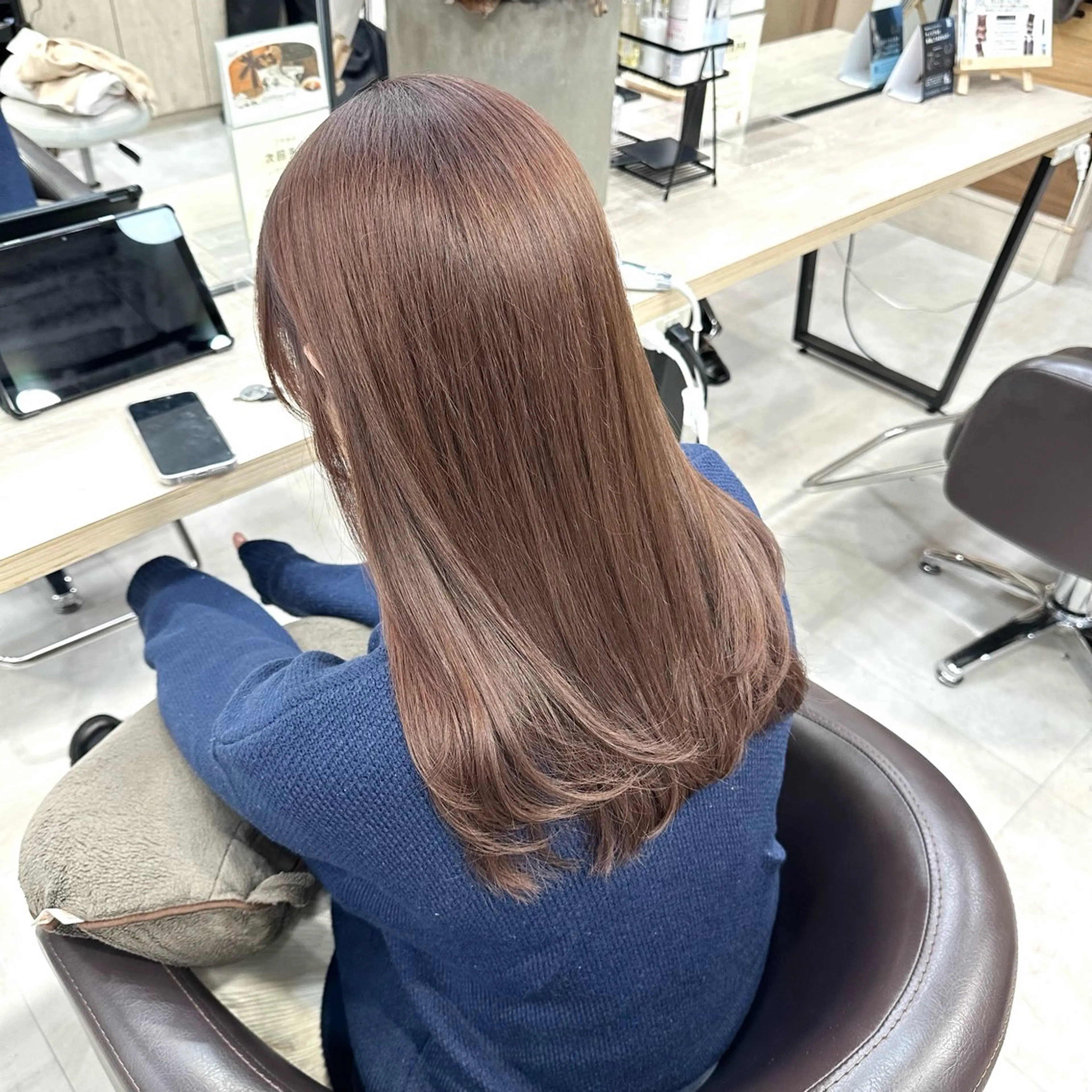 セミロング カット ピンク・ラベンダー 艶カラー🍁かえでのヘアスタイル