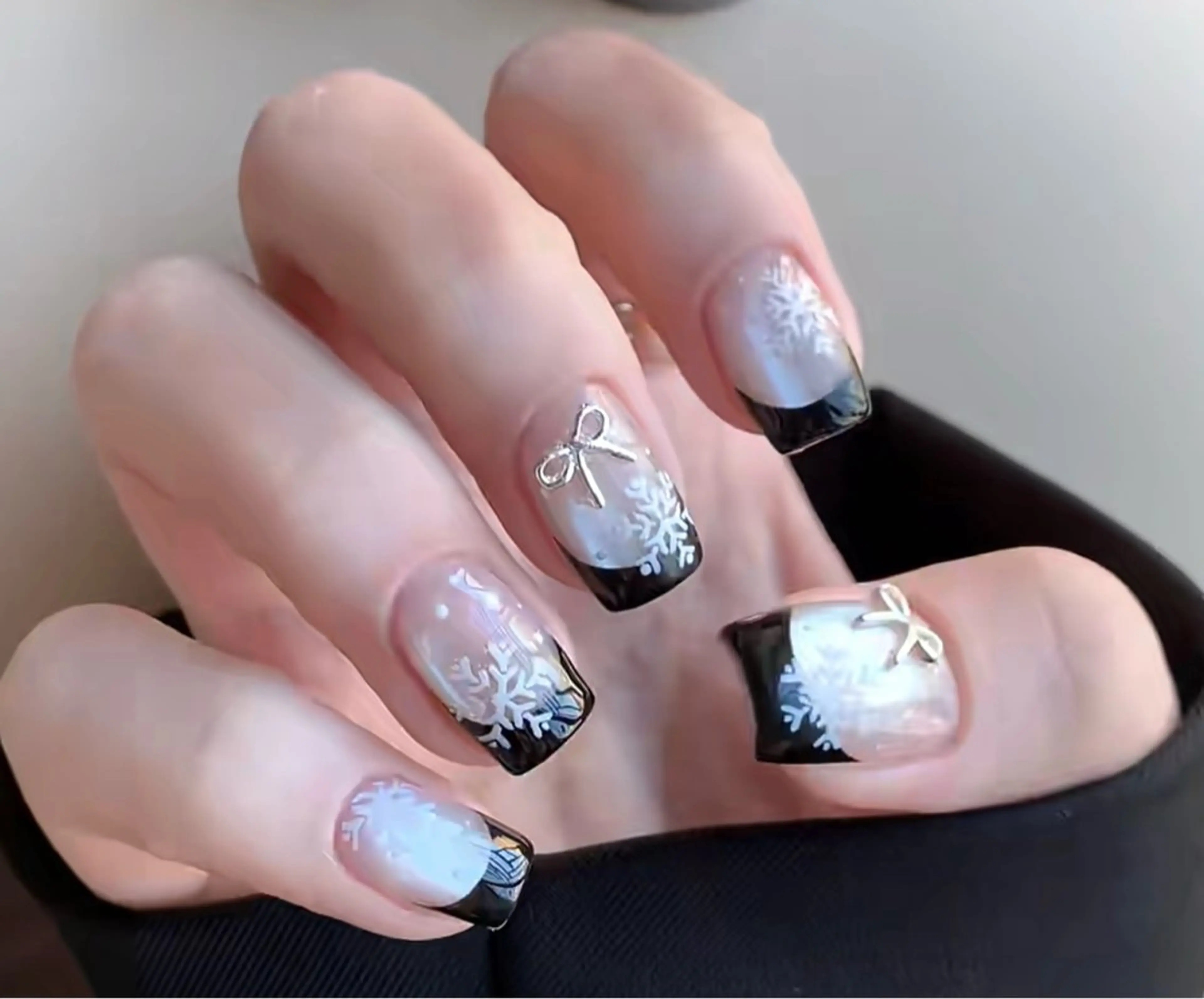 ネイル アートネイル オーロラネイル チークネイル フレンチネイル ガラスフレンチ 🎀🎀YooLi Nail Salonのネイルデザイン