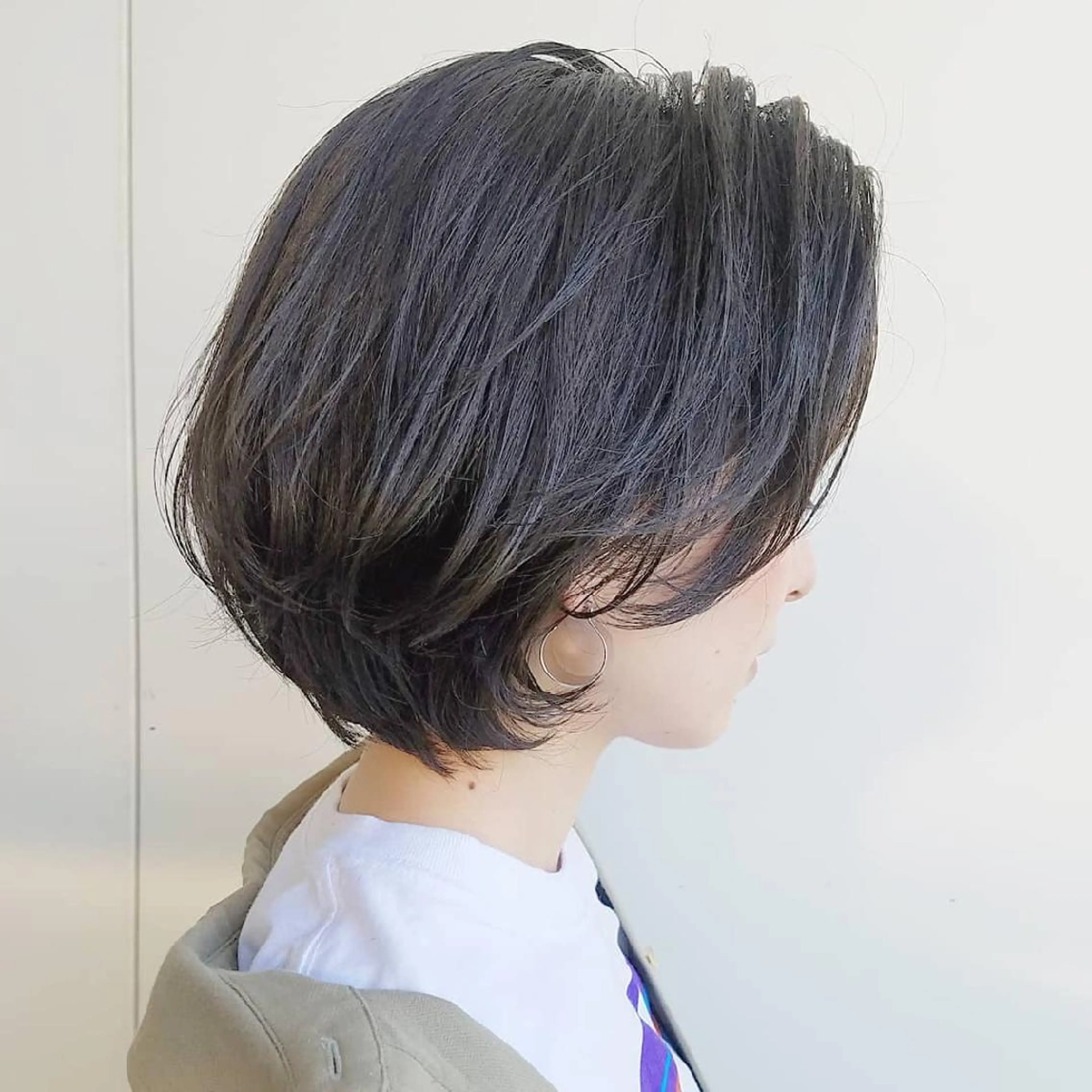 ショート カラー くびれヘア ショートヘア iplus まつげ、眉毛、耳つぼのマツエク・マツパデザイン