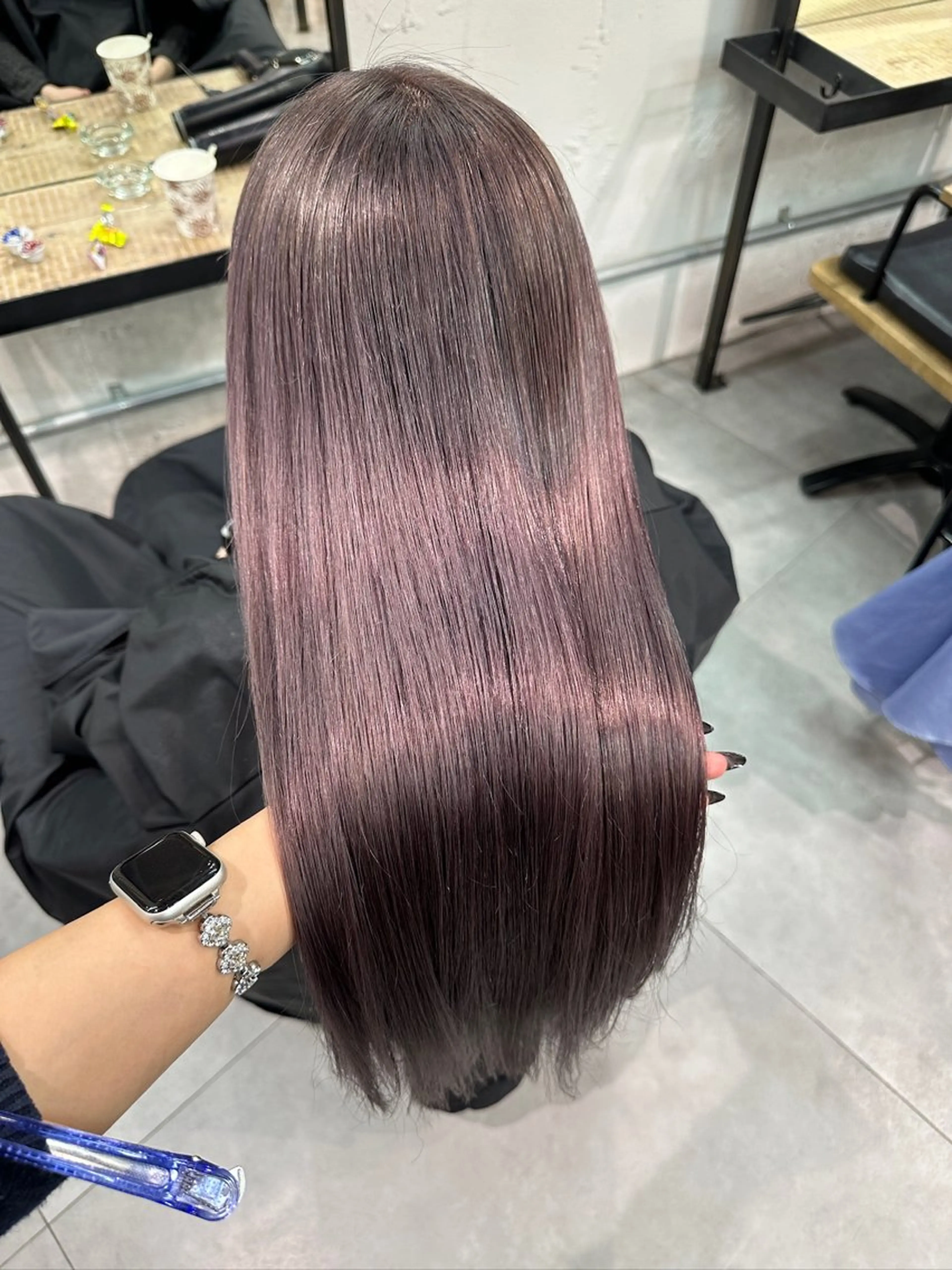 カラー なな ハイトーン/艶髪✨️のヘアスタイル