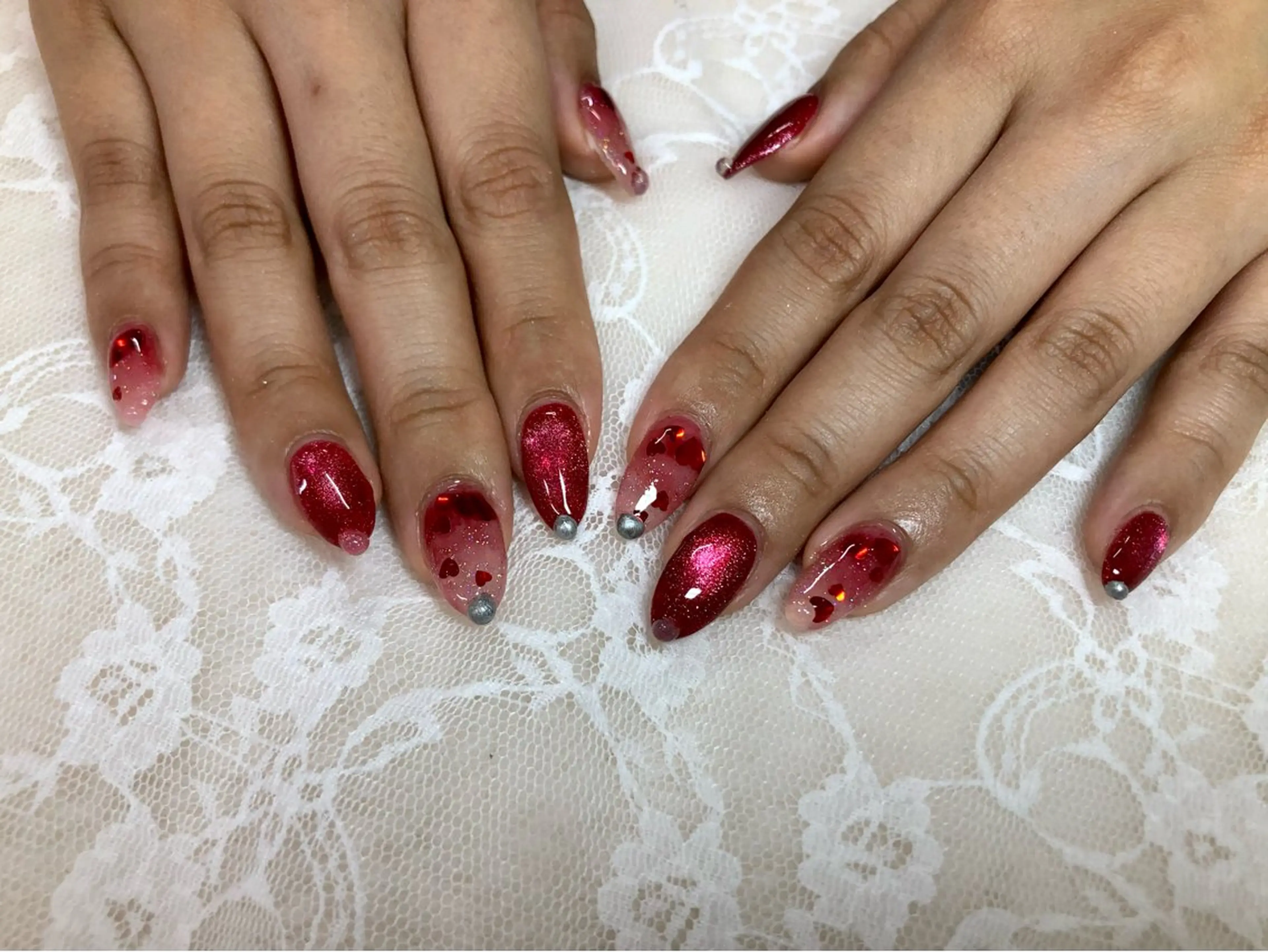 ネイル アートネイル ハート マグネットネイル 持ち込み 赤色 ハンドネイル ハンドケア 心斎橋Salon Epokkuのネイルデザイン