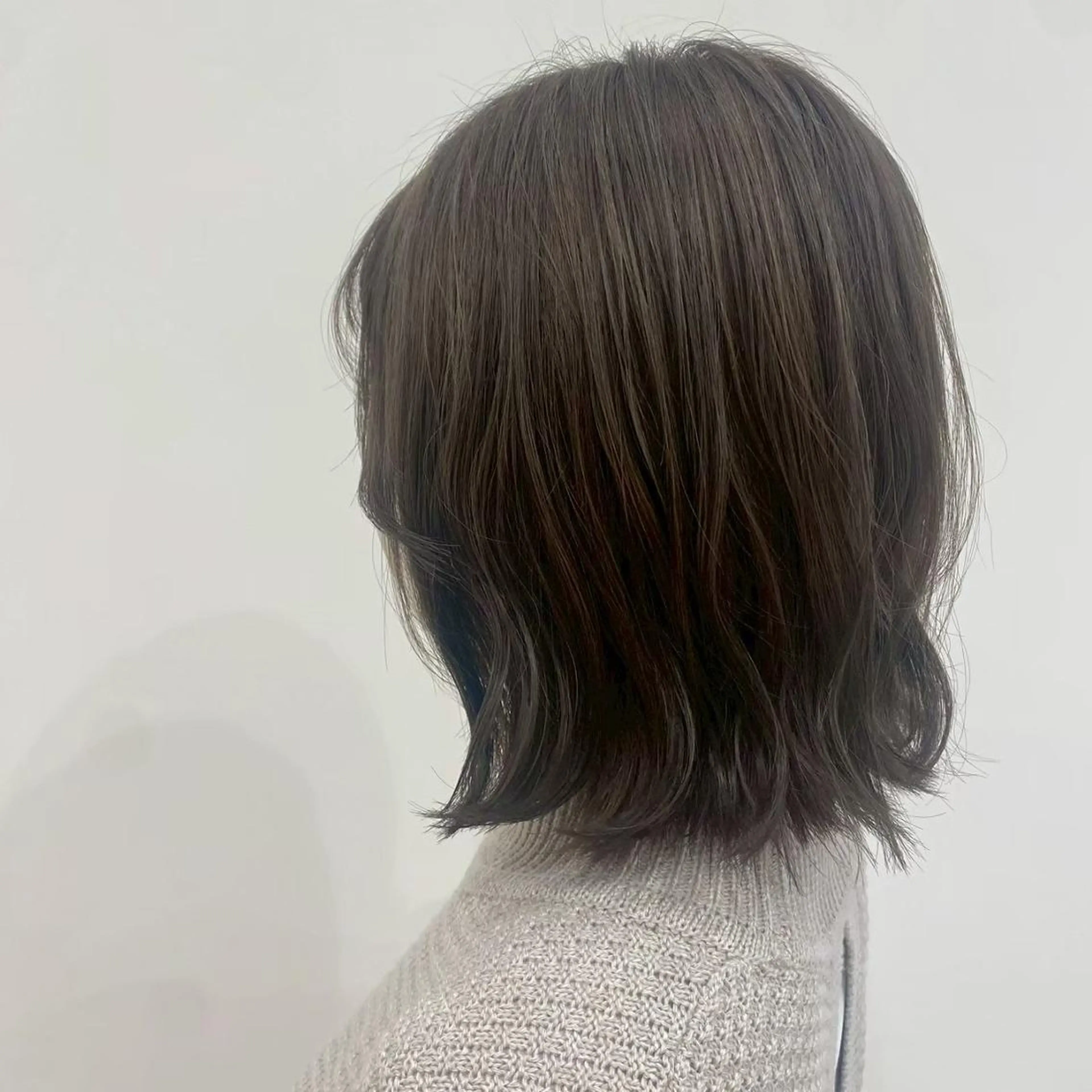 ミディアム カラー パーマ ヘアアレンジ ベージュカラー ブリーチ 透明感カラー グレージュ ブリーチなしカラー ヘアカラー 肥後 有紗のヘアスタイル