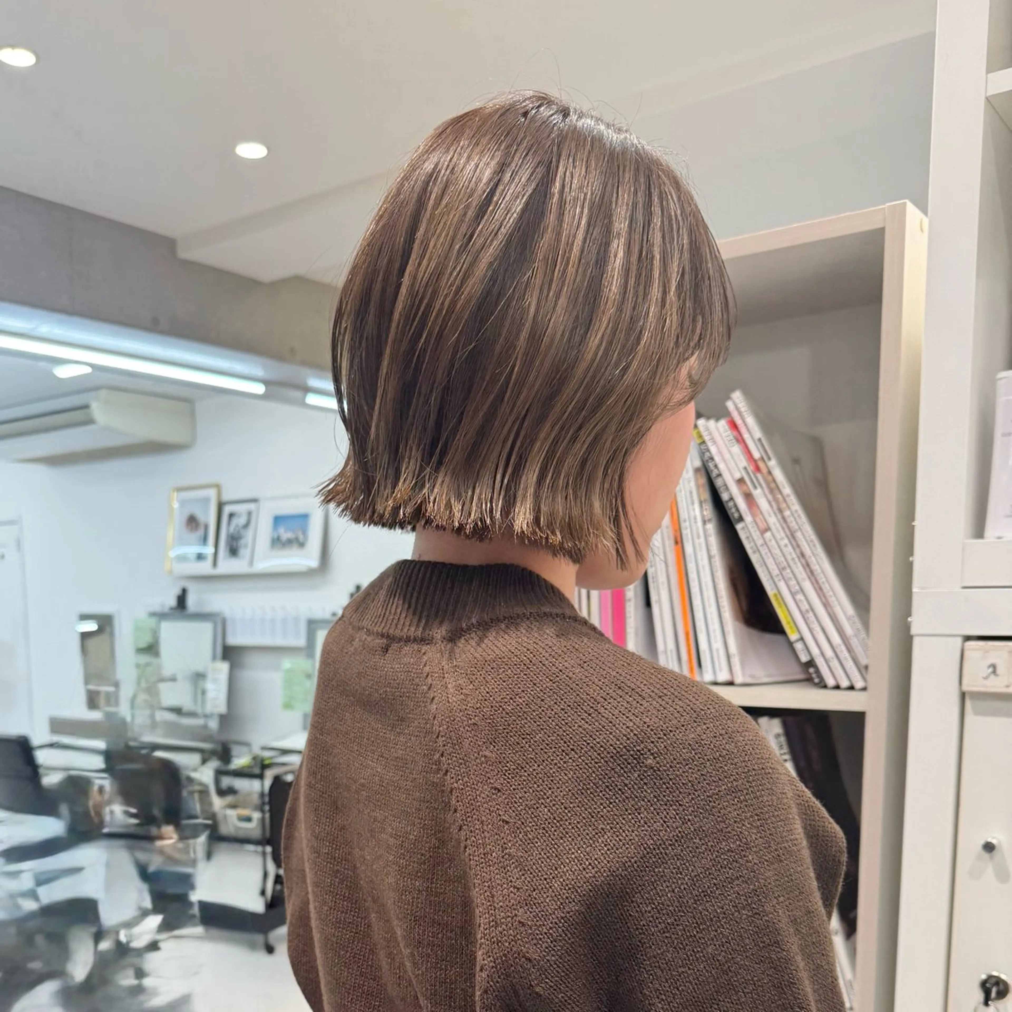 ミディアム 切りっぱなしボブ ボブ カット ヘアカラー トリートメント 会田有紀 /切りっぱなしボブのヘアスタイル