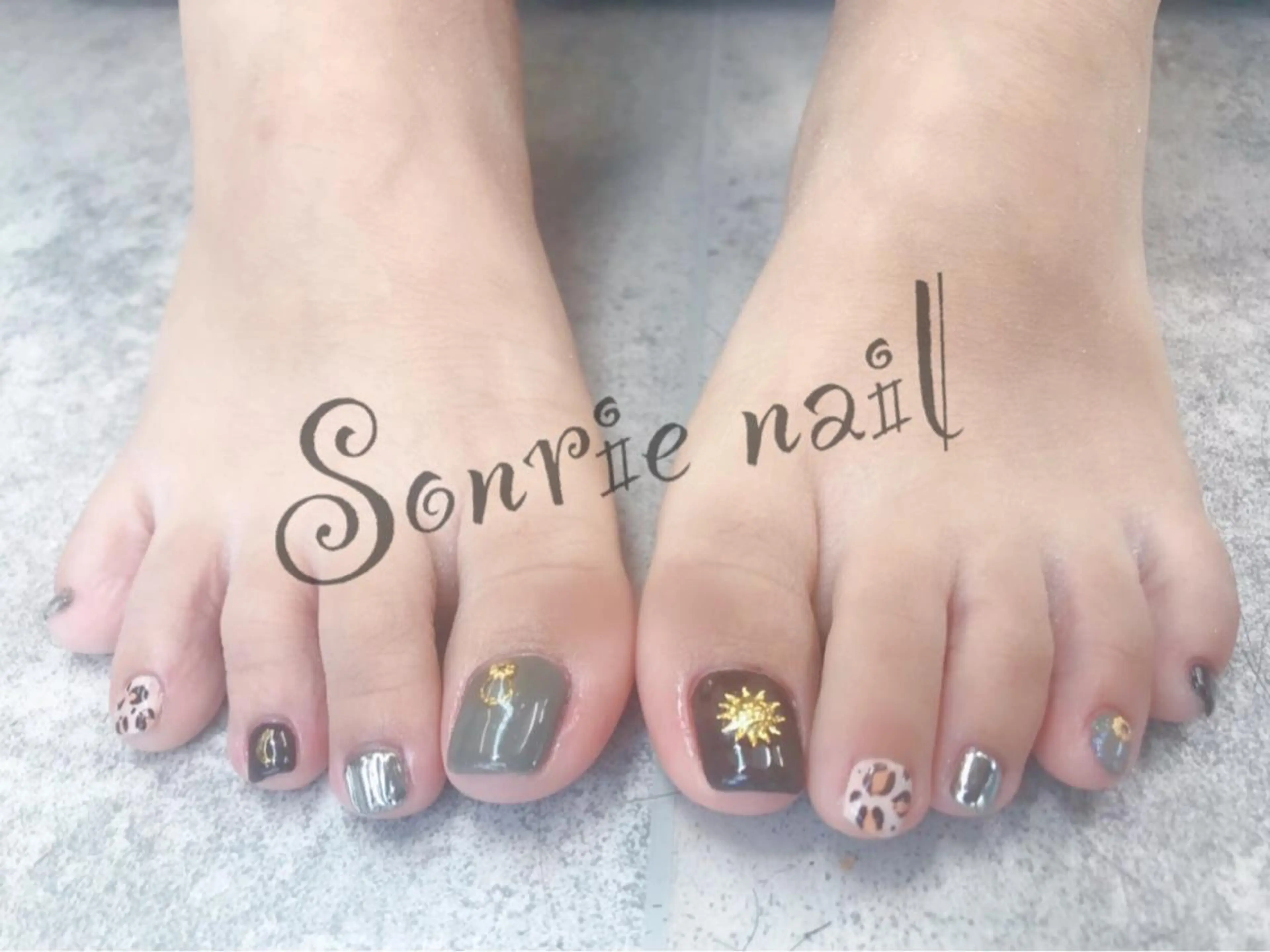 ミディアム カラー パーマ ヘアアレンジ メンズ ネイル マツエク・マツパ アートネイル ブルー ジェルネイル スカルプネイル 美容室 ソンリエのヘアスタイル