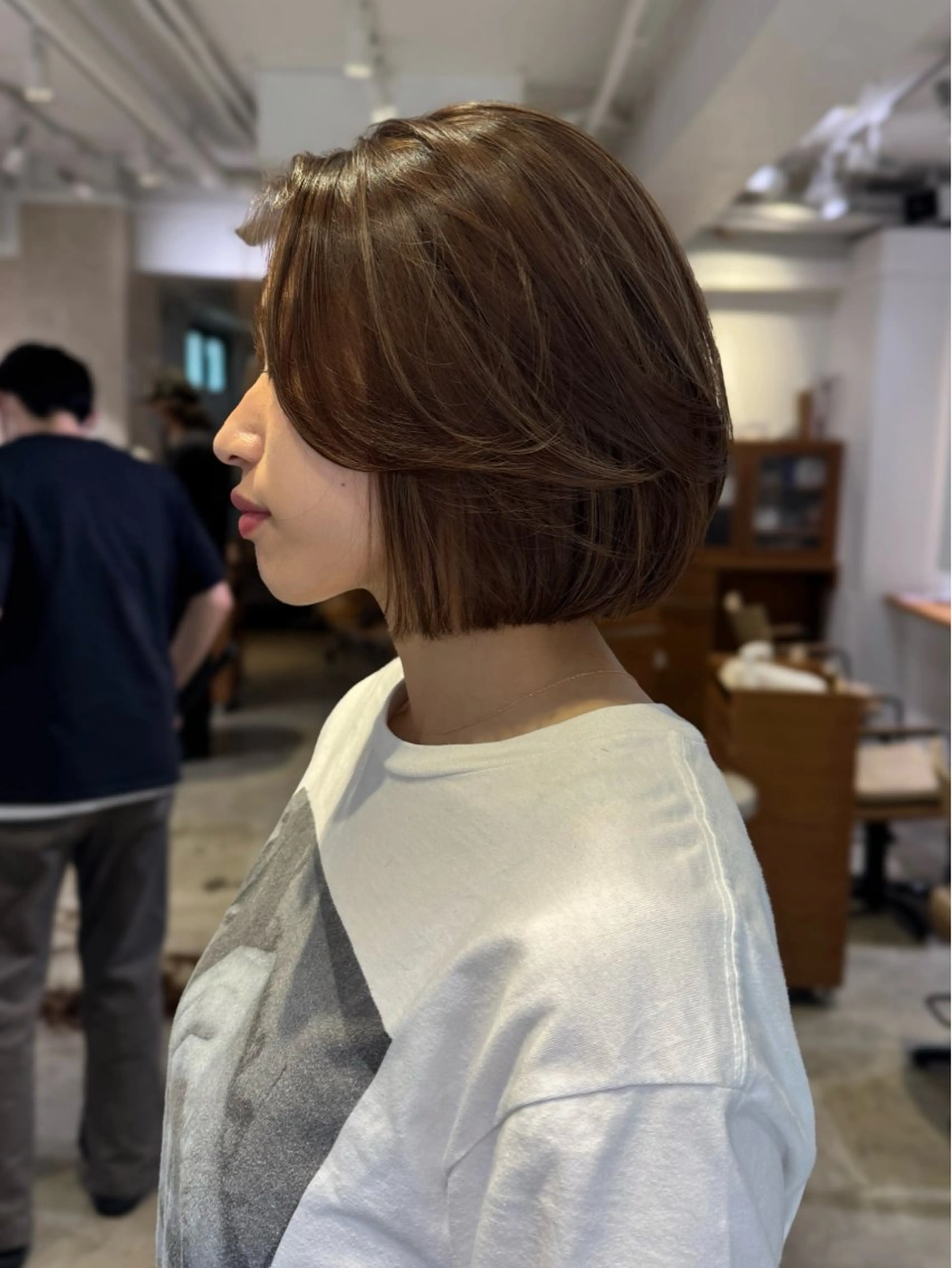 ミディアム カラー ボブレイヤー ハイライトカラー ボブ ハイライト レイヤーカット ナガミネアリサ/ 学芸大学/海外ヘアのヘアスタイル