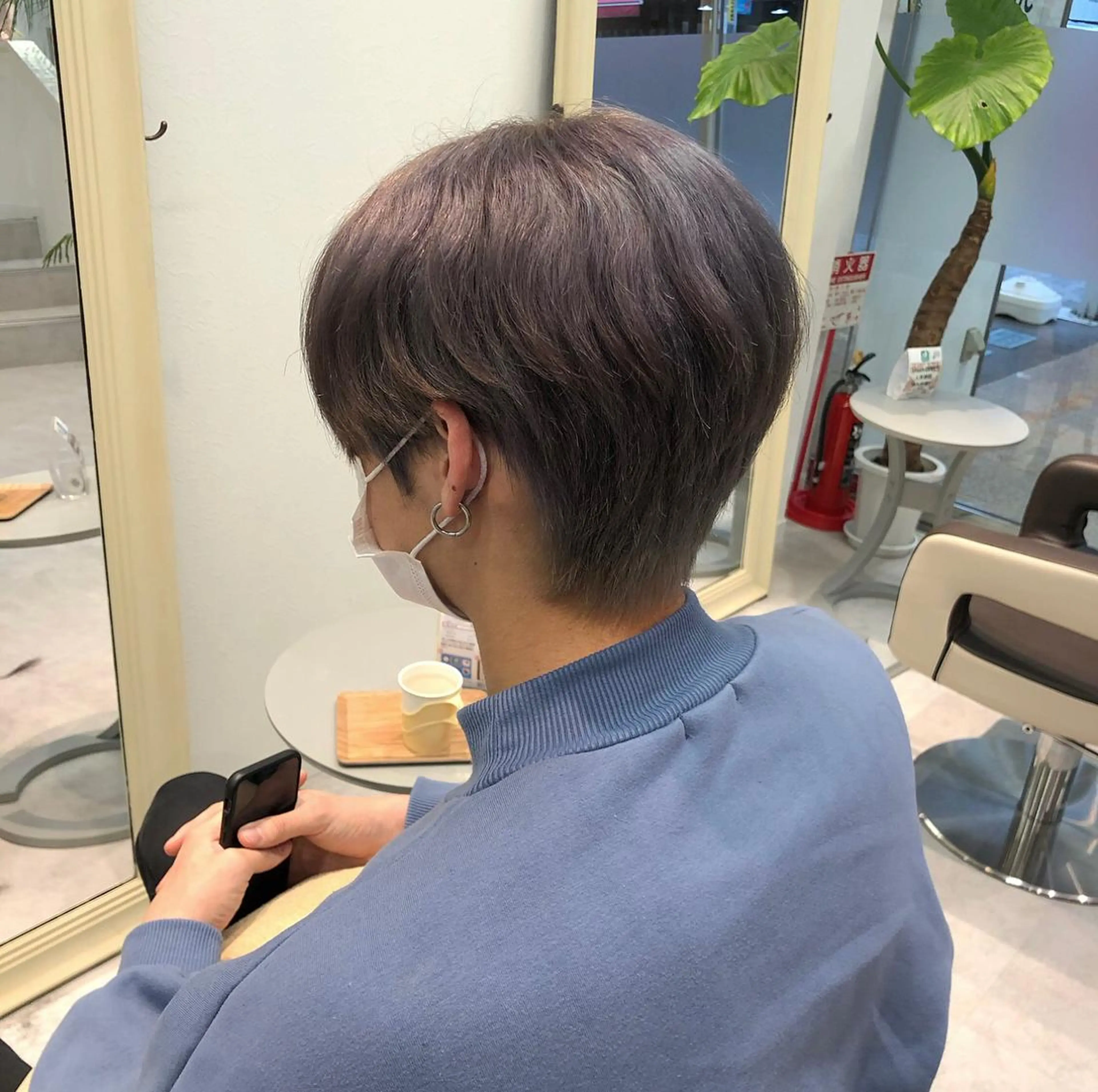 カラー メンズ レイヤー/顔まわり カット/地毛風カラーのヘアスタイル