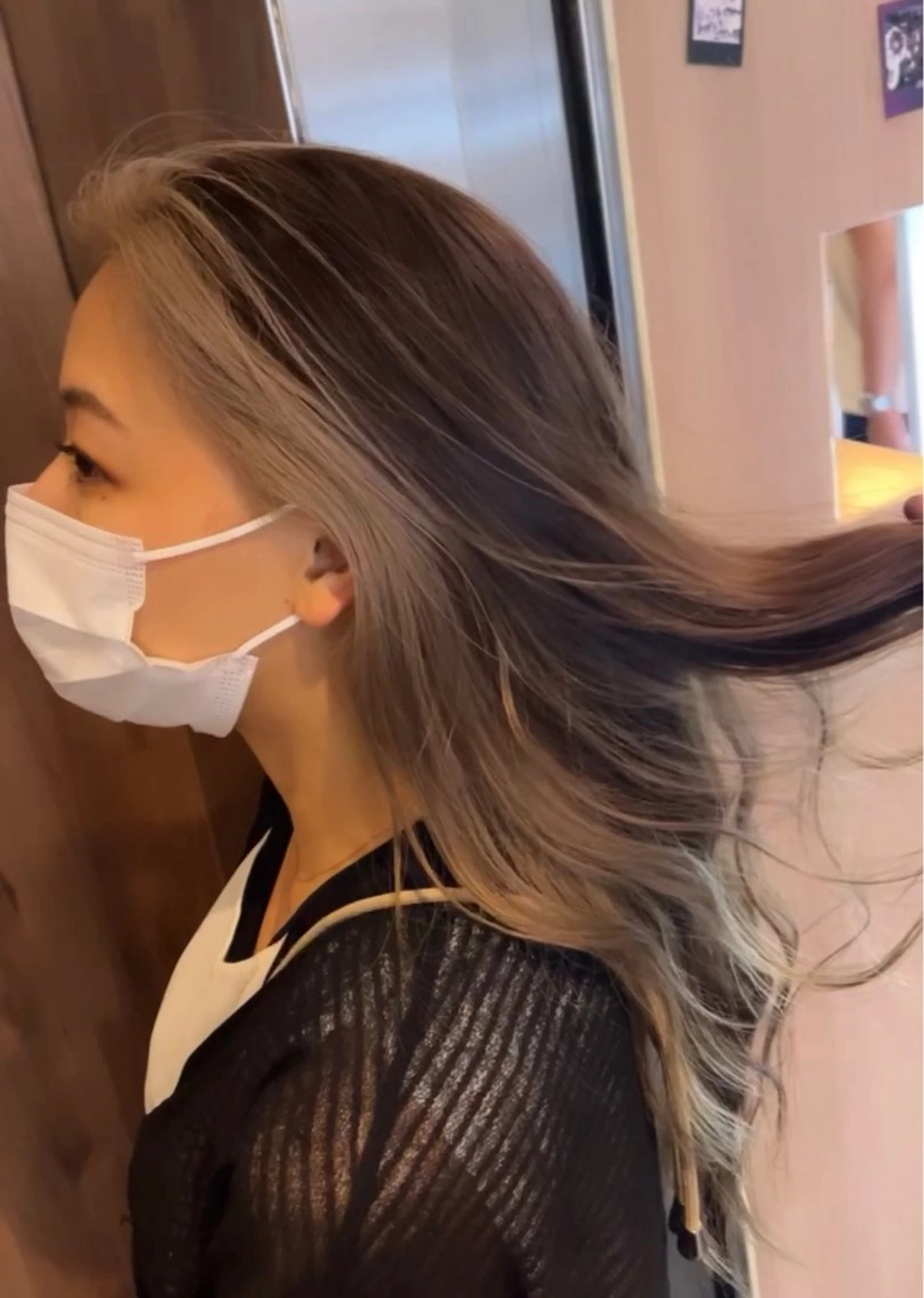 ロング カラー ベージュカラー インナーカラー ホワイトベージュ 顔周りカット 【ブロンド】【ベージ ュ系】TAKUMAのヘアスタイル