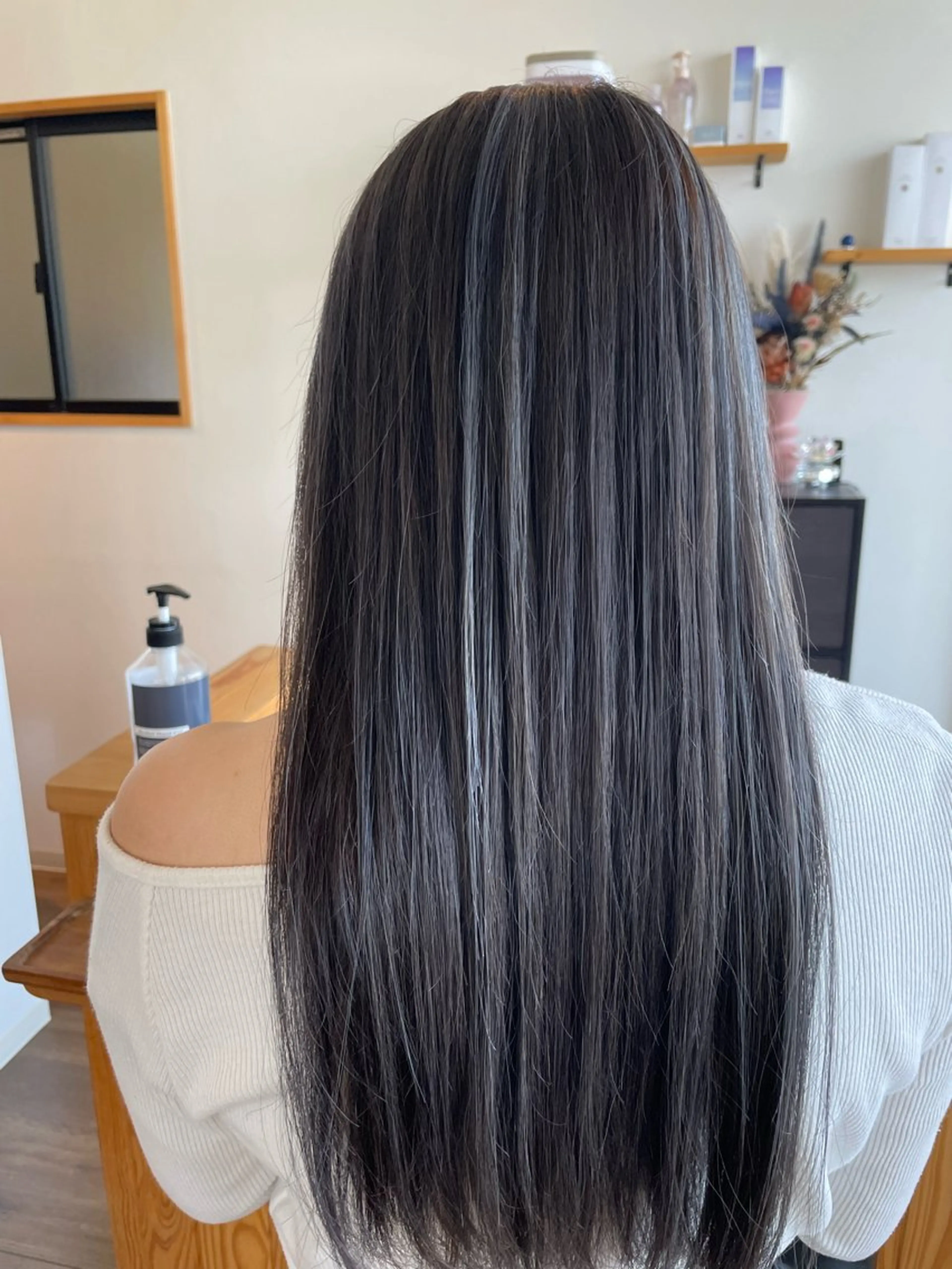 ロング カラー ラピス所属・ラピスREIKA (女性限定)のヘアスタイル