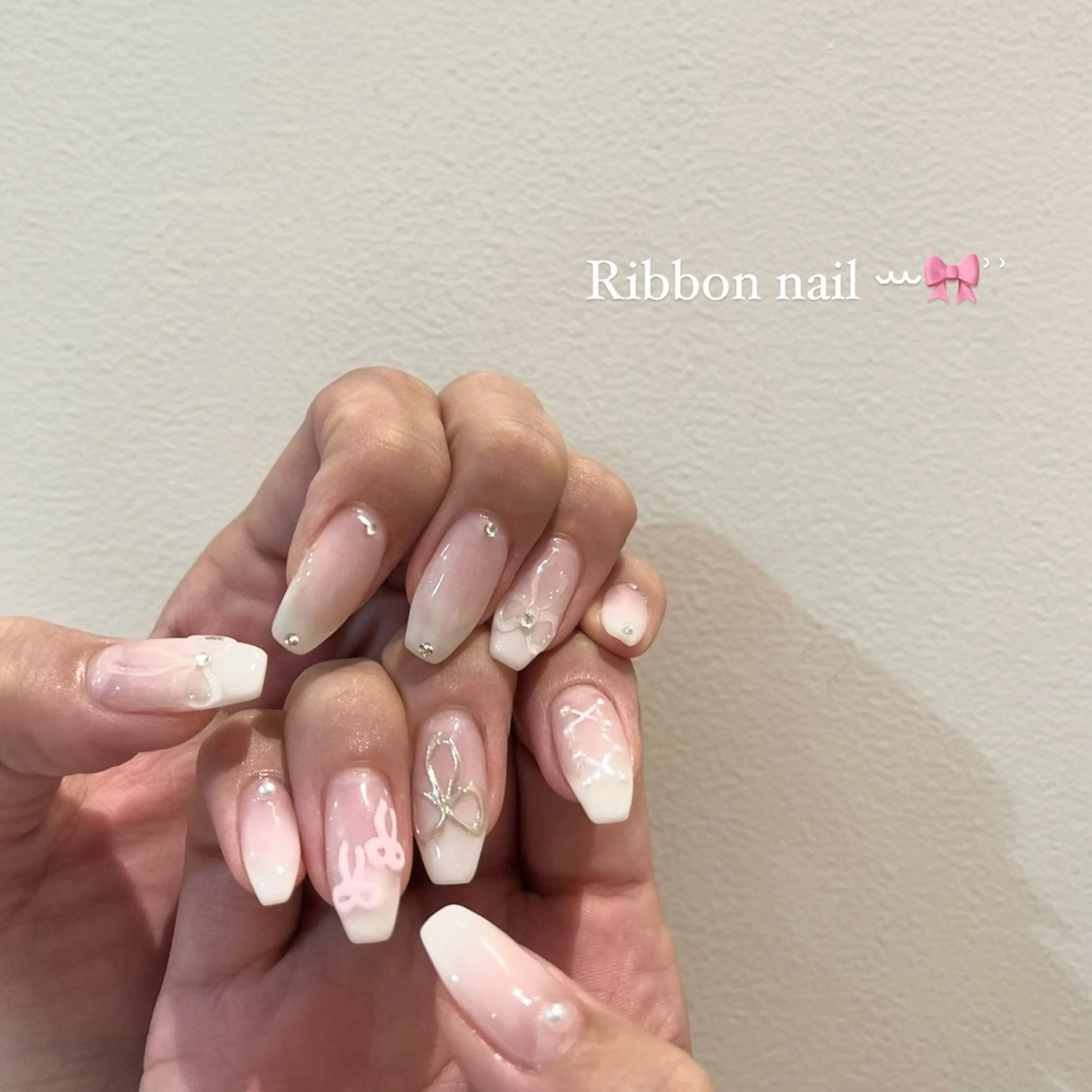 ネイル リボン ハンドネイル Momone ／渋谷／パラジェルのネイルデザイン