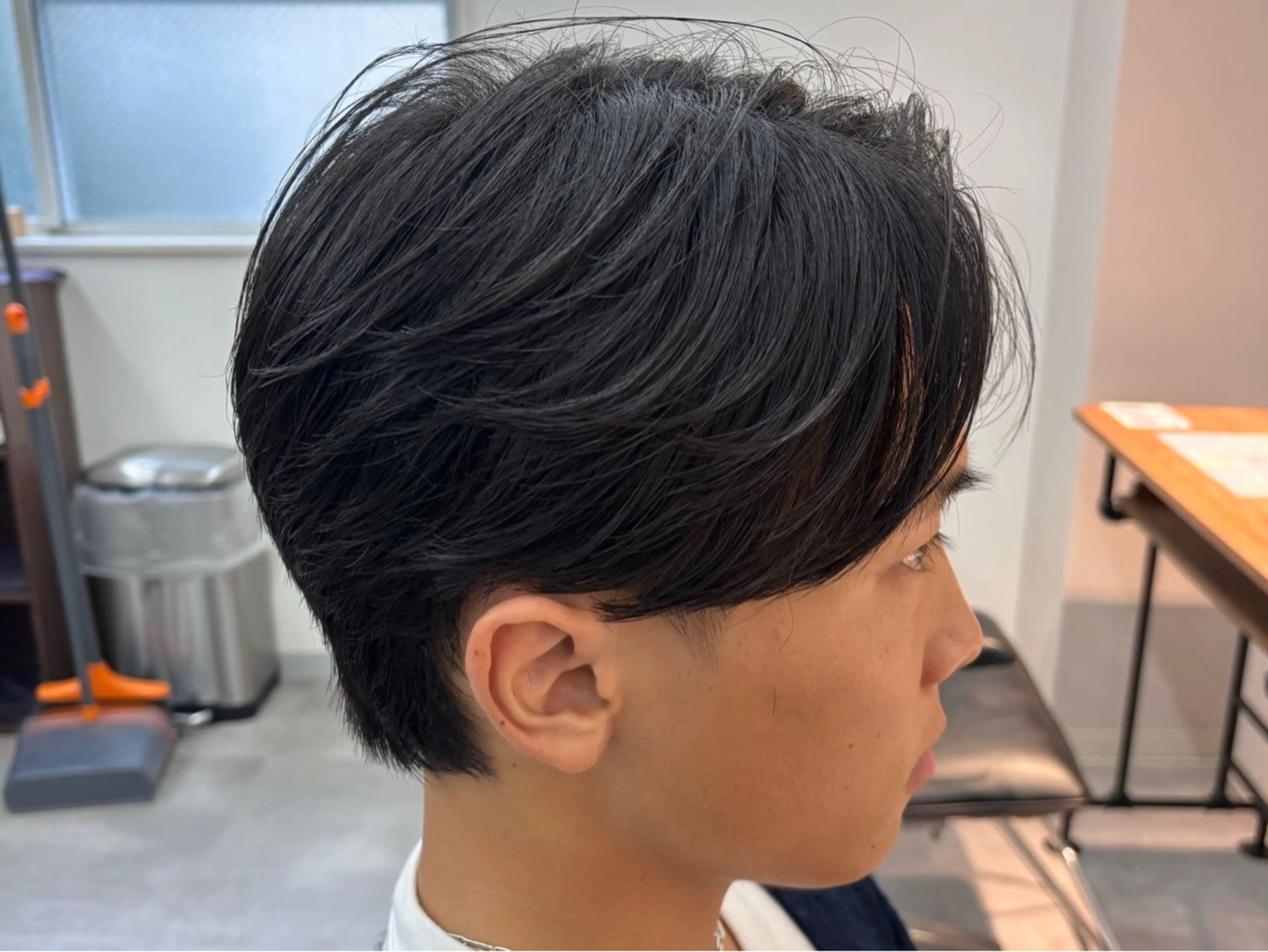 ショート メンズ センターパート メンズパーマ カット 男に磨きをかけるフェ ードヘア👊🏼/森のヘアスタイル