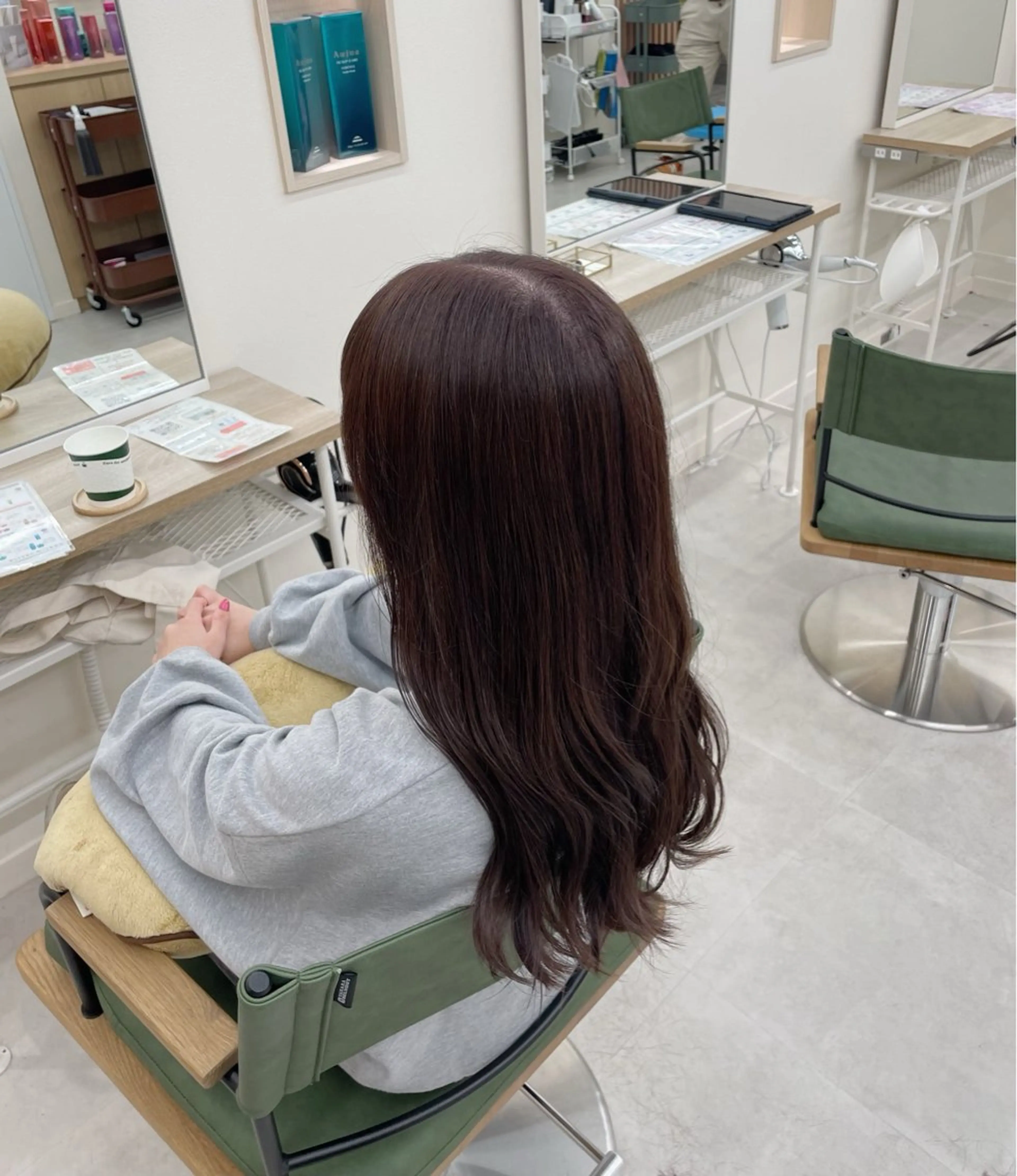 ロング カラー カット ヘアカラー トリートメント NaVIユウジ ブリーチカラーのヘアスタイル