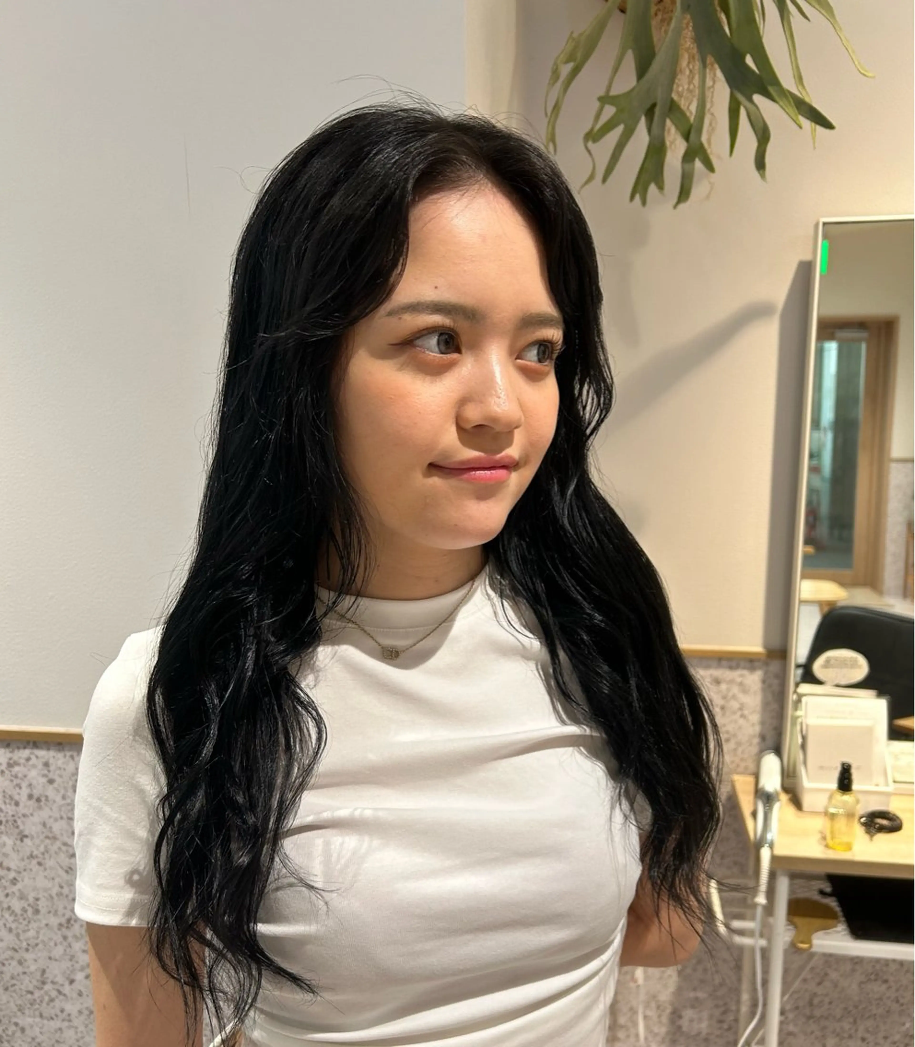 カラー ダブルカラー イヤリングカラー ハイトーンカラー インナーカラー 髪質改善 ヘアカラー ♡ハイトーン★ ネイル/しの♡のヘアスタイル