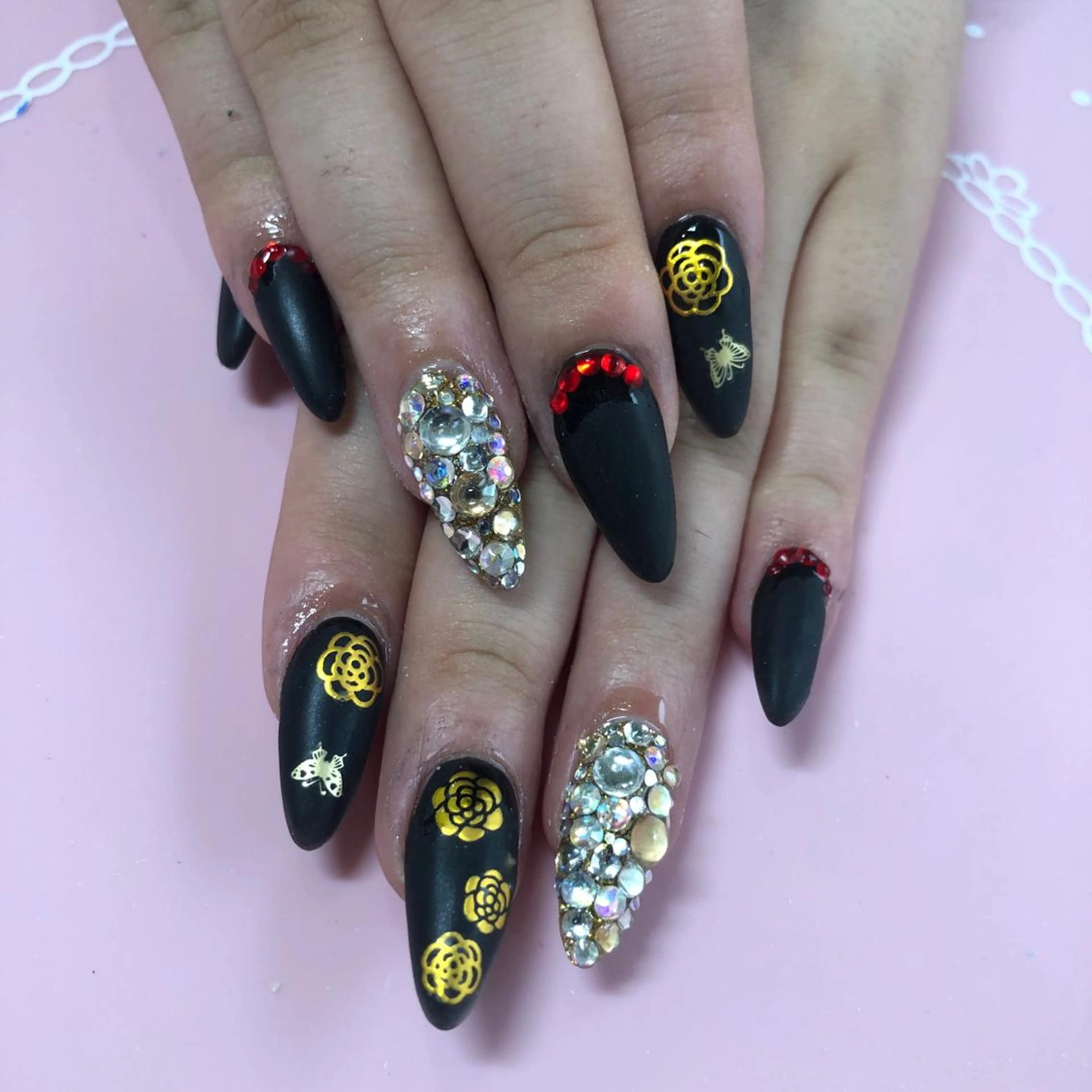 ミディアム ネイル ハンドネイル 《LB》ラブリエ Nail&eyeのマツエク・マツパデザイン