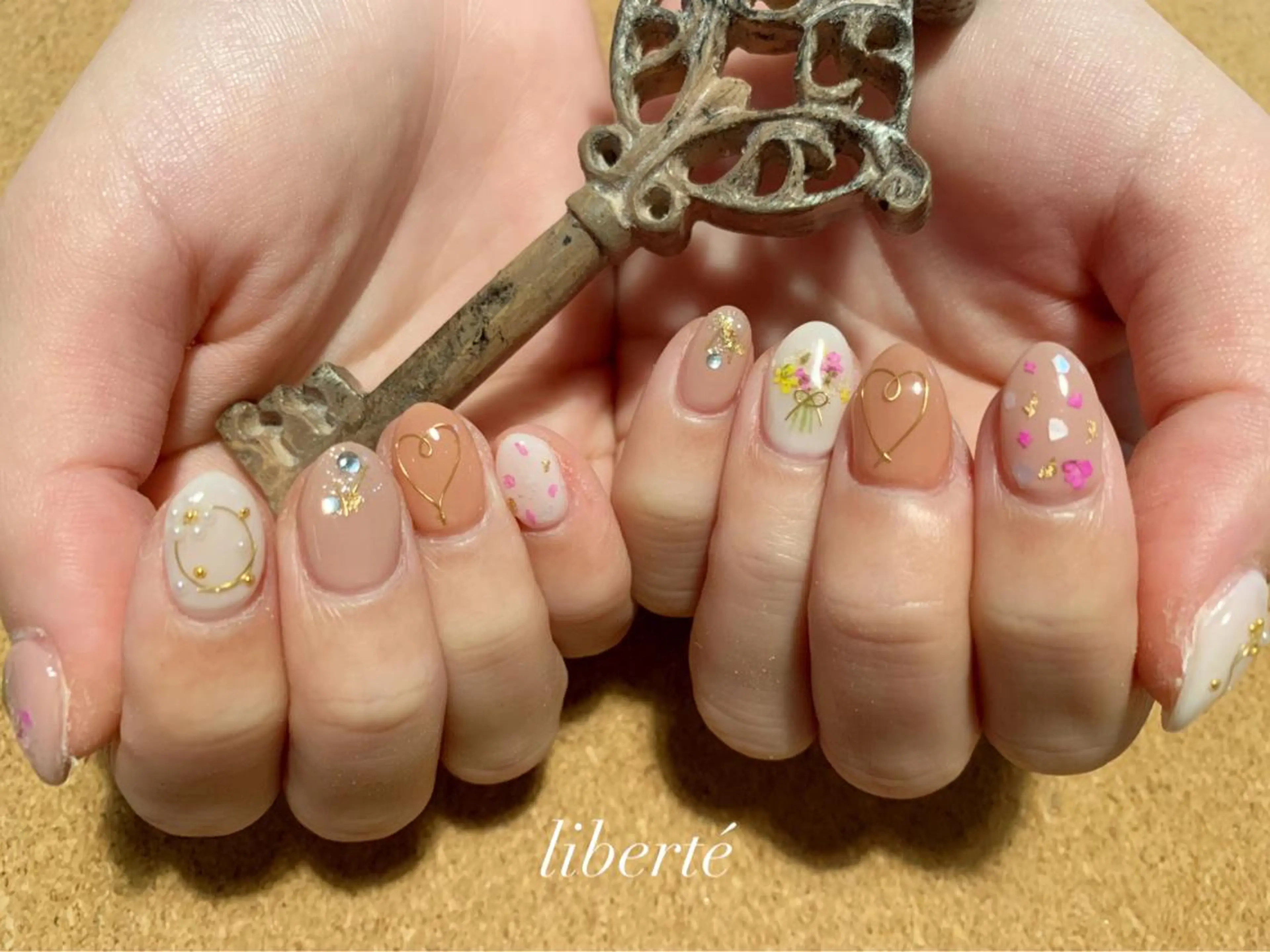 ネイル liberté (リベルテ)のネイルデザイン