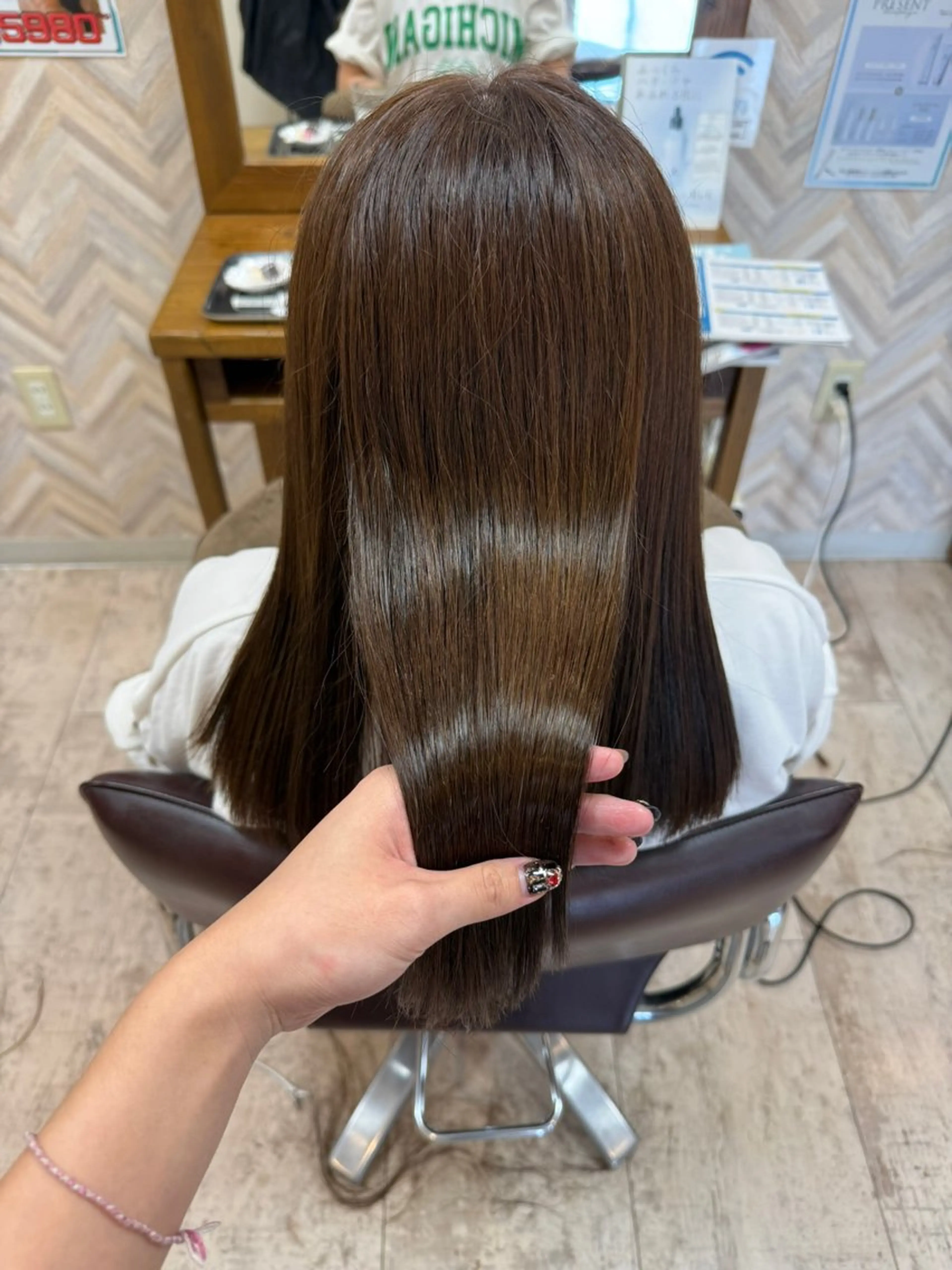 【毛先カットor前髪カット】+生トリートメント💇‍♀️🦋💫の写真