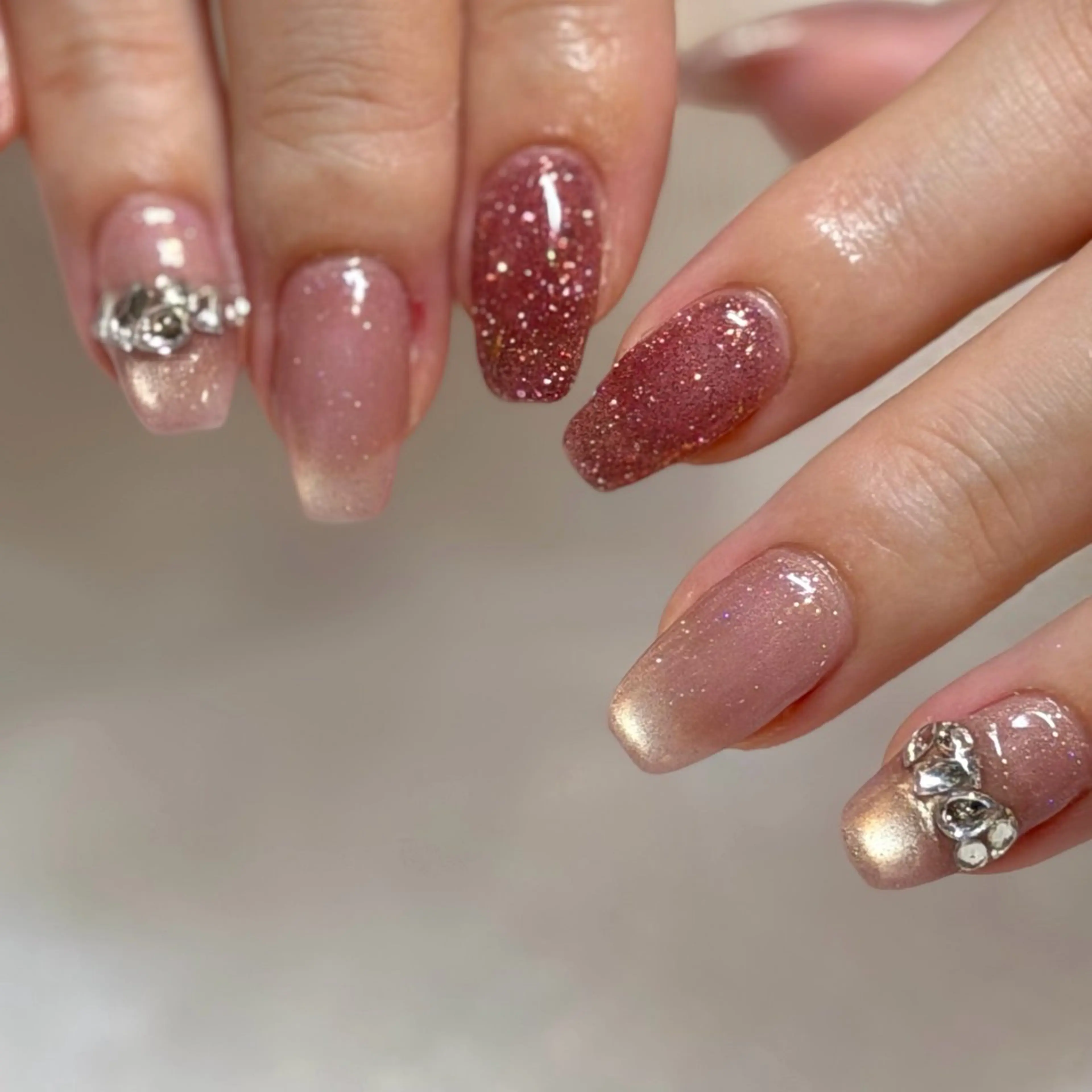 ネイル アートネイル シンプルネイル nailsalon moe.所属・yume 大人ガーリーネイルのネイルデザイン