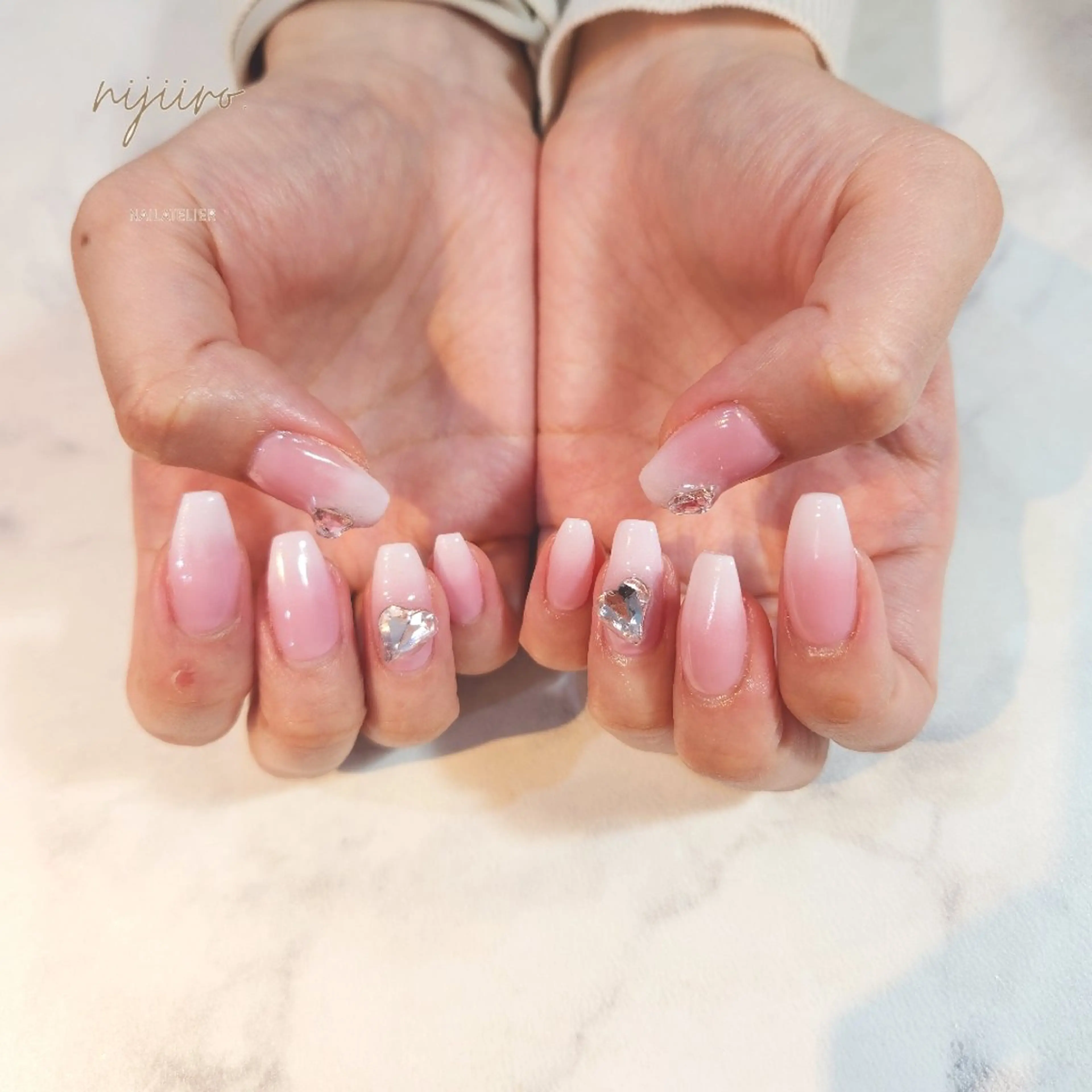 ネイル ハンドネイル nailatelier nijiiro.所属・nijiiro🌈 サトウのネイルデザイン
