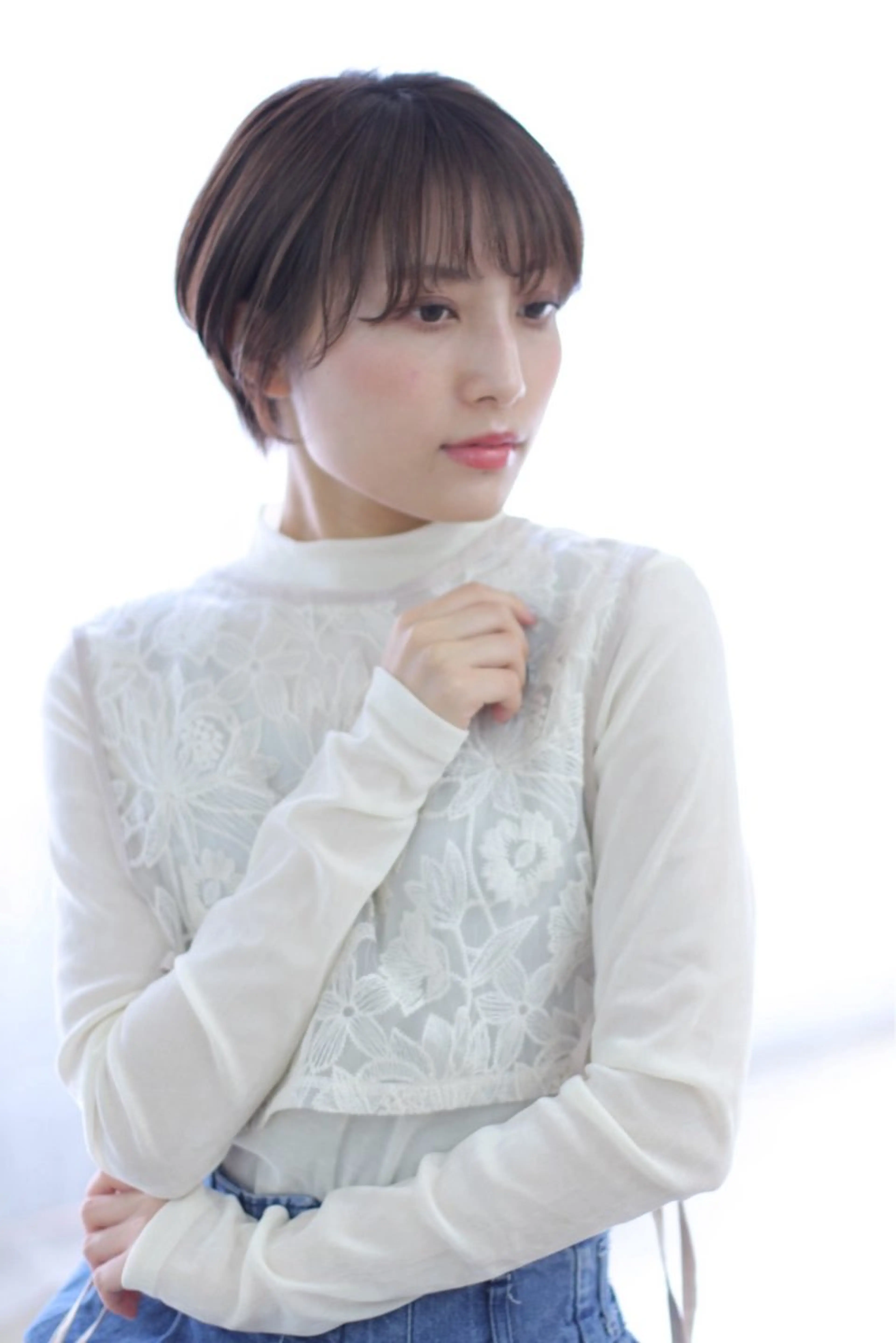 ショート ツヤ感カラー🎀 本美冴のヘアスタイル