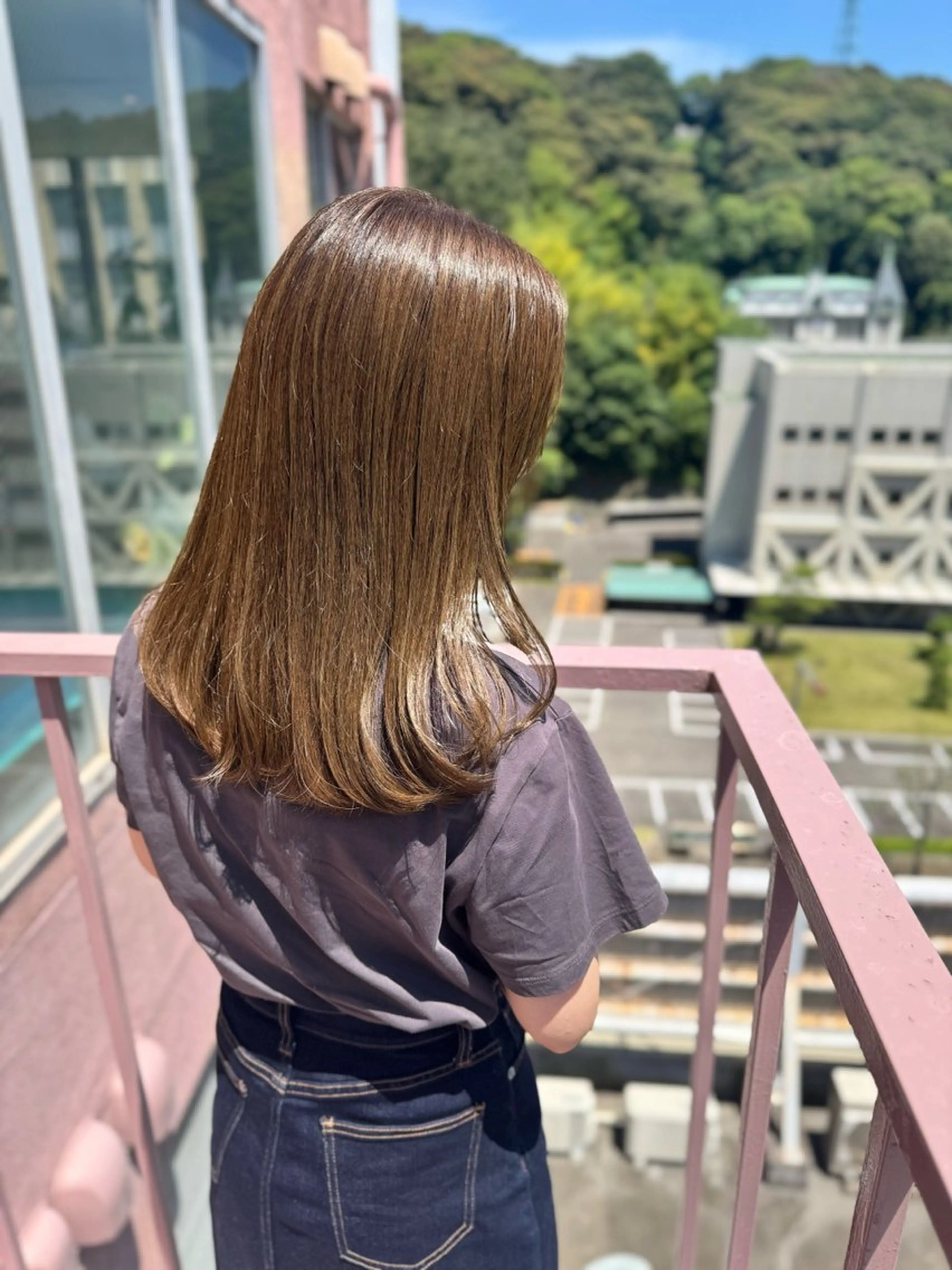 セミロング カラー ベージュカラー オリーブベージュ カット ヘアカラー トリートメント Viage （ビアージュ）のヘアスタイル