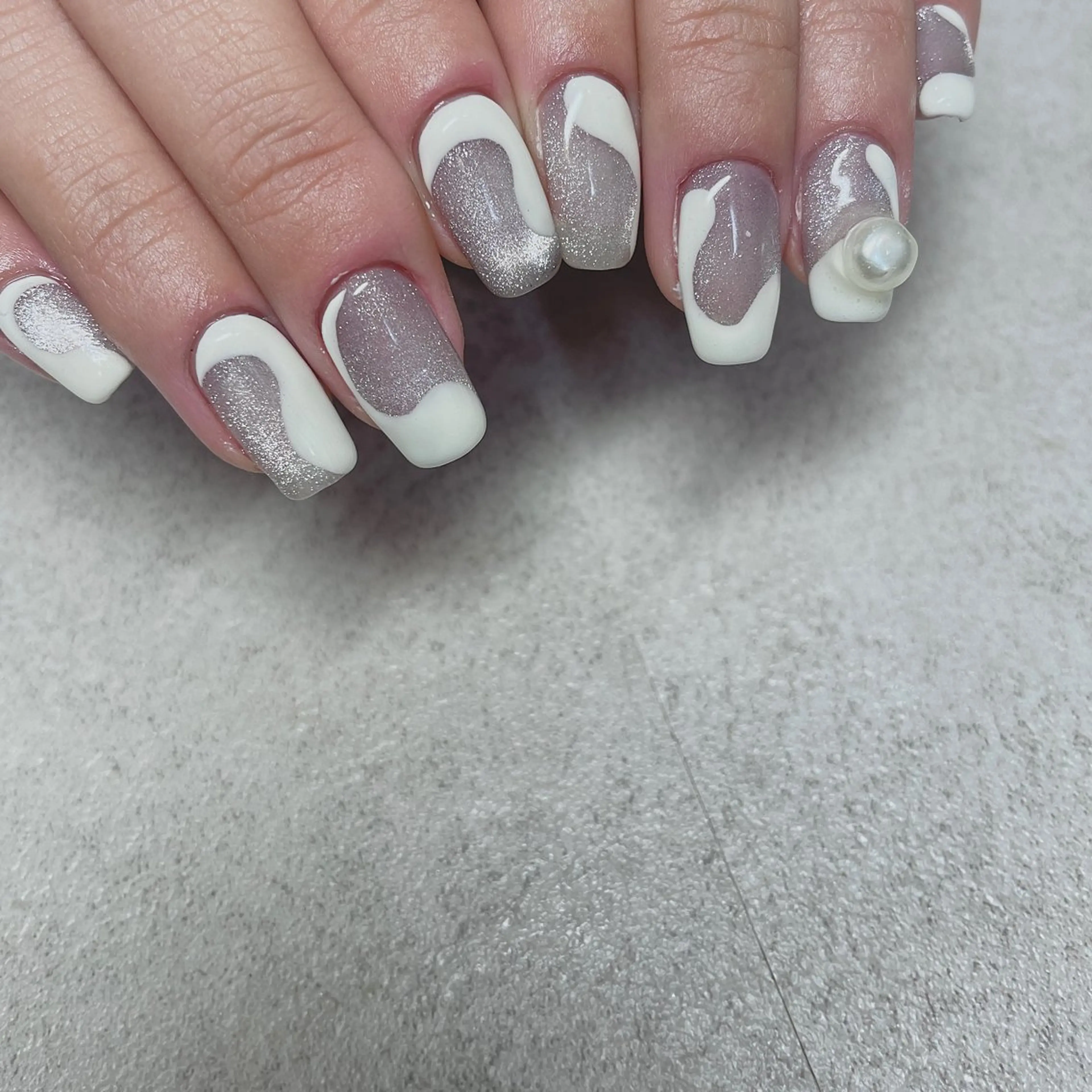 ネイル マグネットネイル パープル スクエアネイル ハンドネイル acs.n所属・ネイル,耳つぼ 風間すみれのその他イメージ