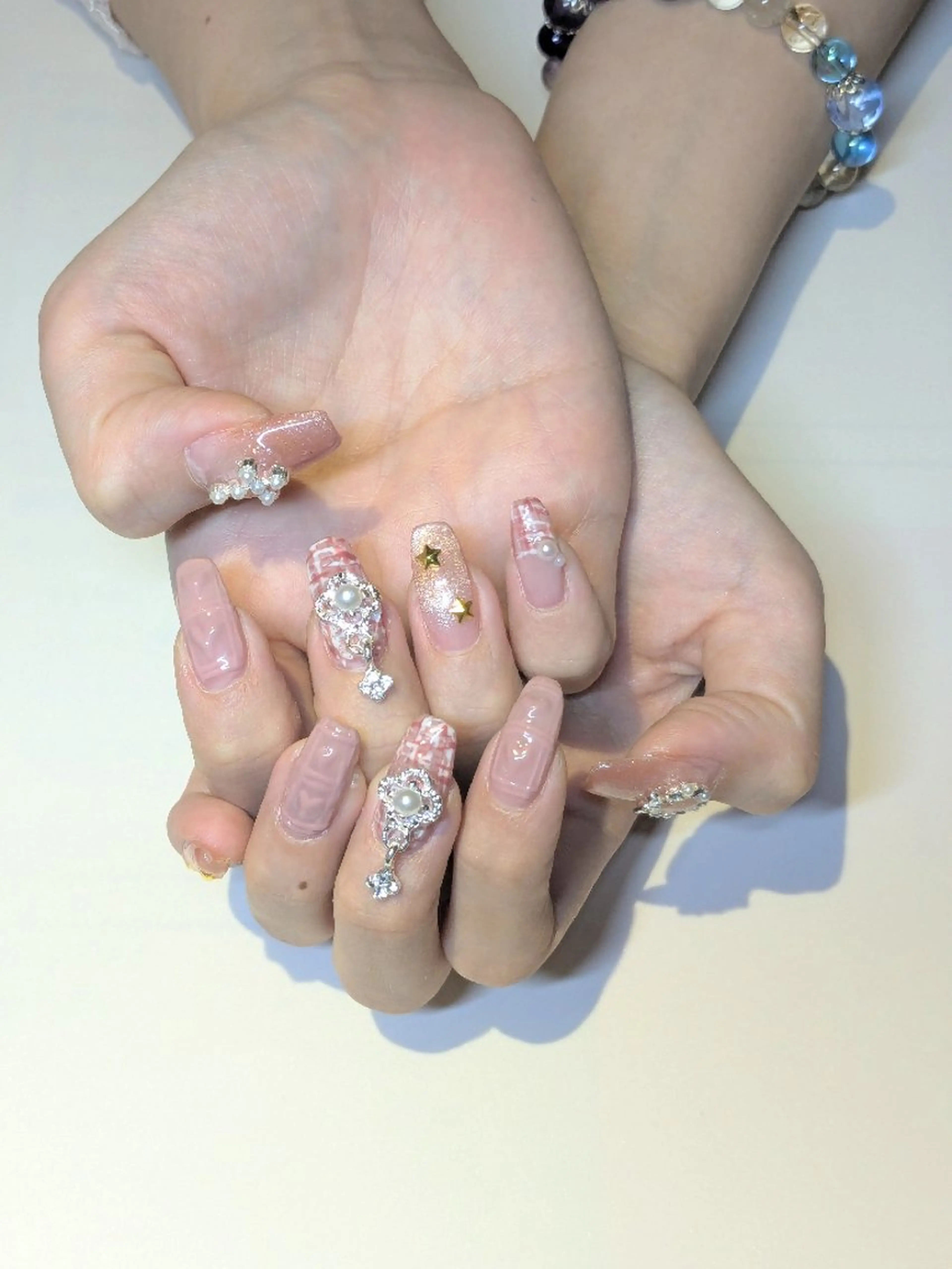 ネイル アートネイル 持ち込み ピンク ピンクベージュ ツイードネイル ハンドネイル ゆりかご所属・ネイルサロン ゆりかごのネイルデザイン