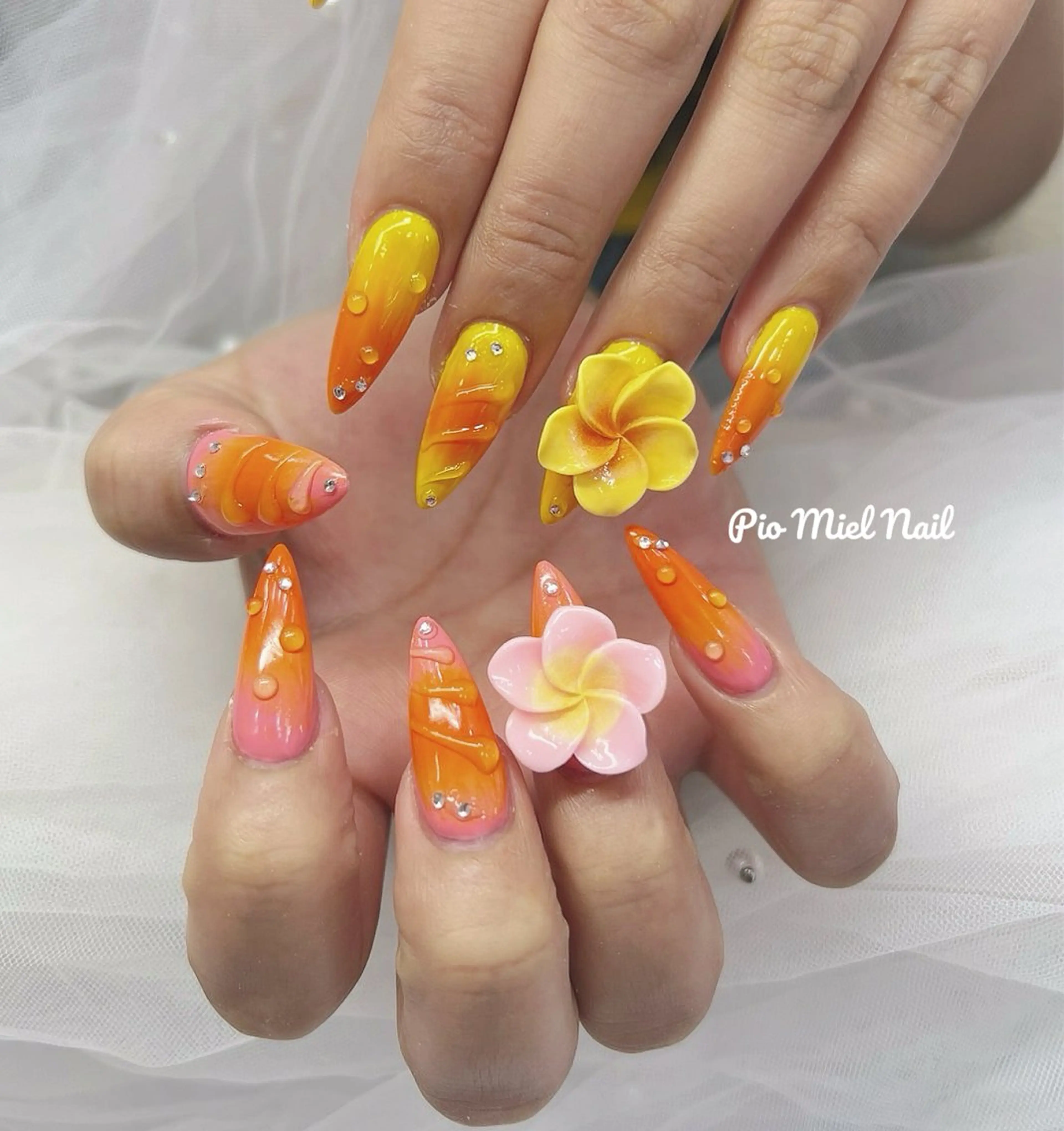 [お気に入りした方限定] 🎀チップ長さだし10本🌻アート・パーツつけ放題 ¥14980→  ¥11980の写真