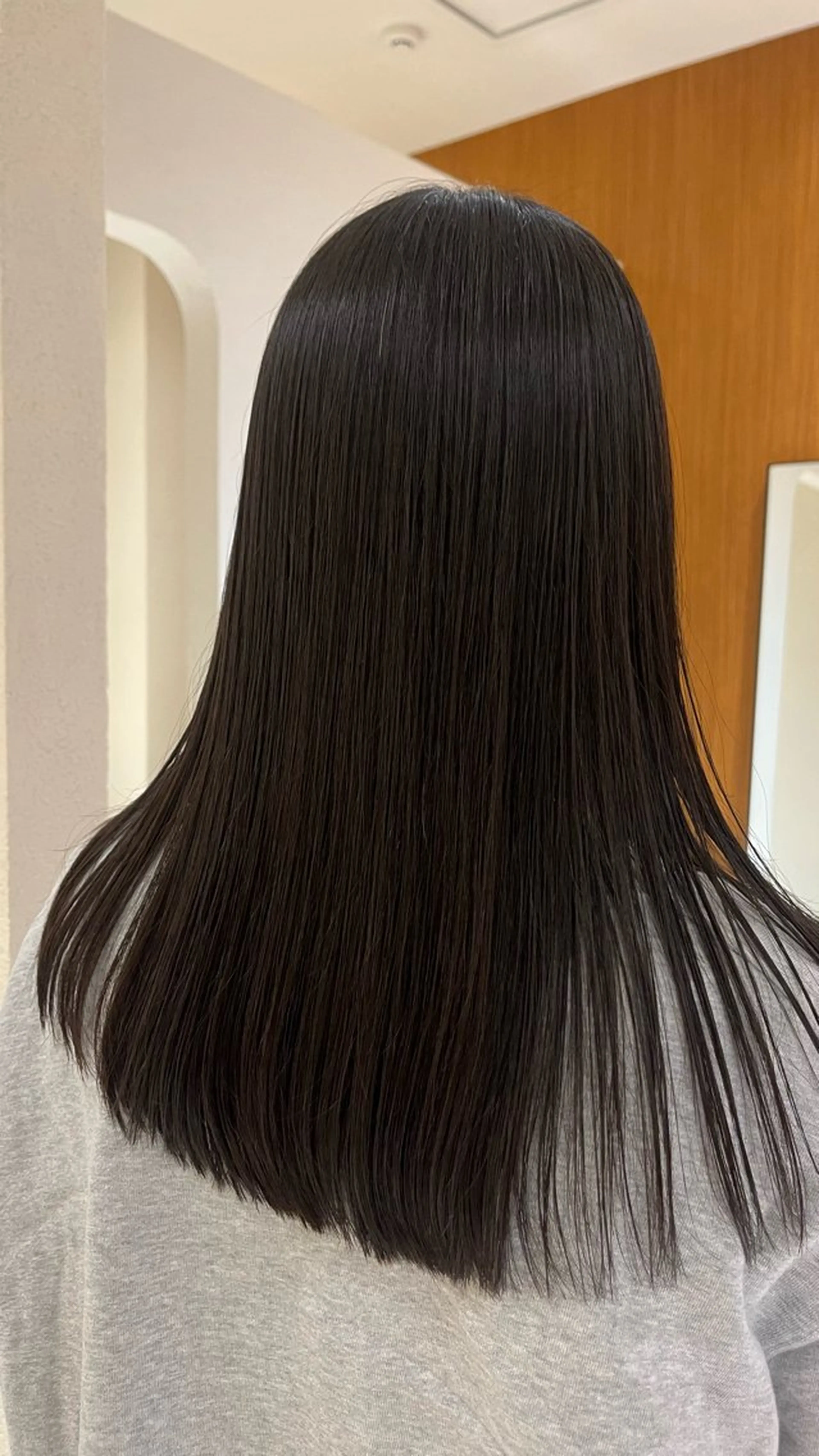 ミディアム カラー yiye aoyama所属・表参道yiye うららのヘアスタイル