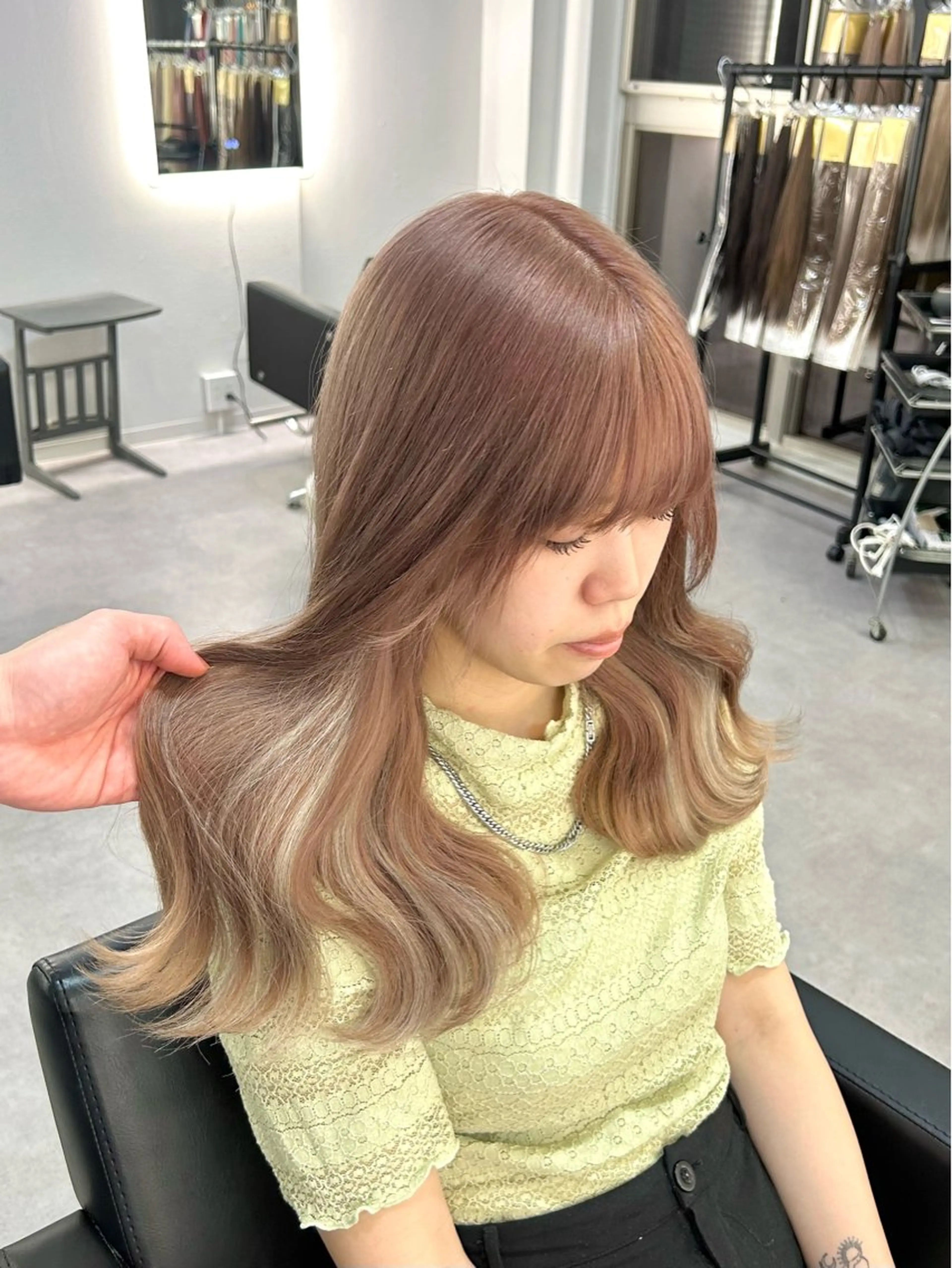 ミディアム カラー エクステ ヘアカラー トリートメント Cielroシェイロ所属・ブリーチ&エクステ 🥀ケアカラー特化のヘアスタイル