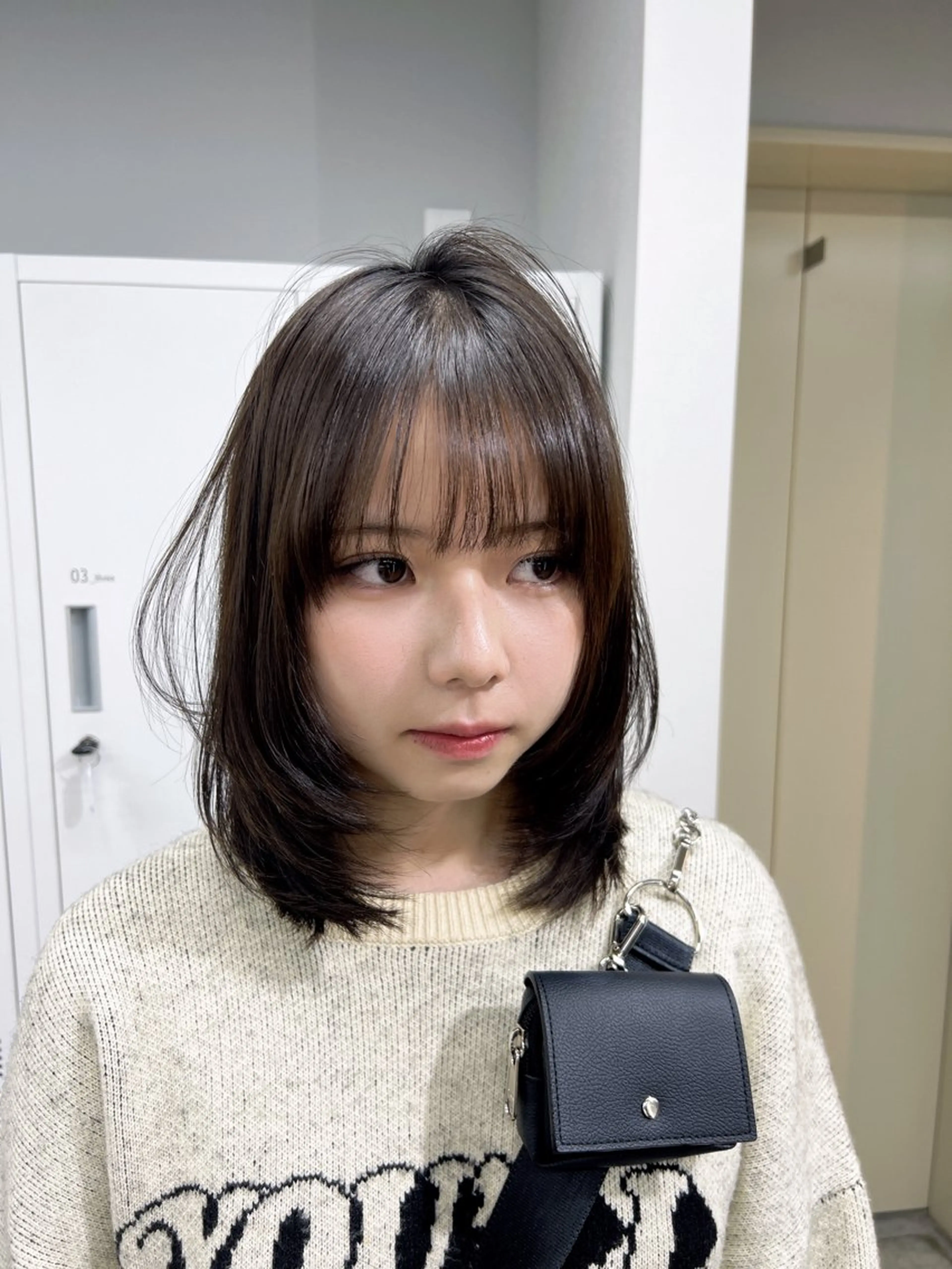 ミディアム カット トリートメント maya レイヤーカットのヘアスタイル