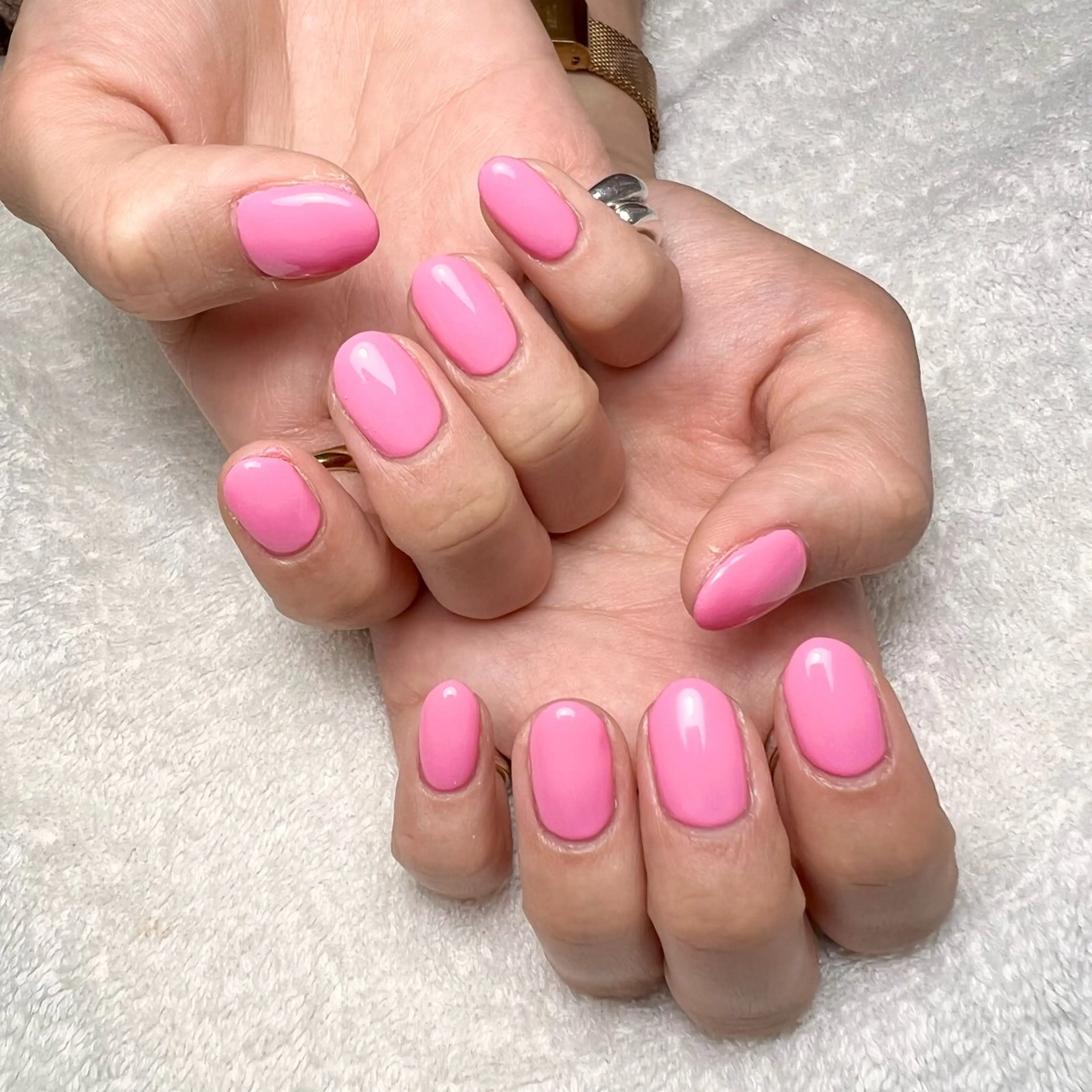 ネイル ワンカラーネイル ピンク シンプルネイル ハンドネイル COCO+所属・COCO +のエステ・リラクイメージ