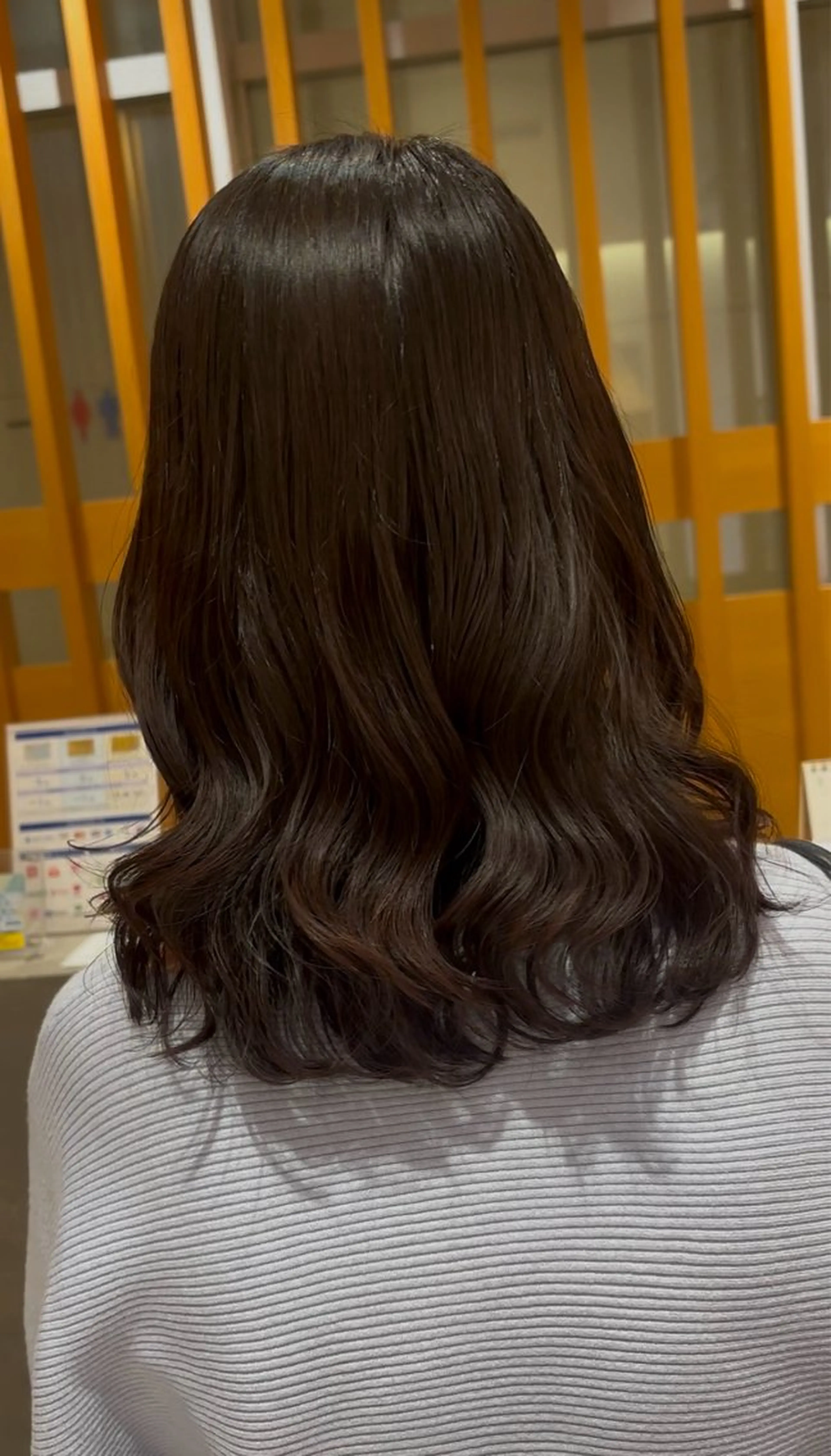 ミディアム パーマ ミディアムパーマ カット パーマ コテ巻き風パーマ✨ かつみのヘアスタイル