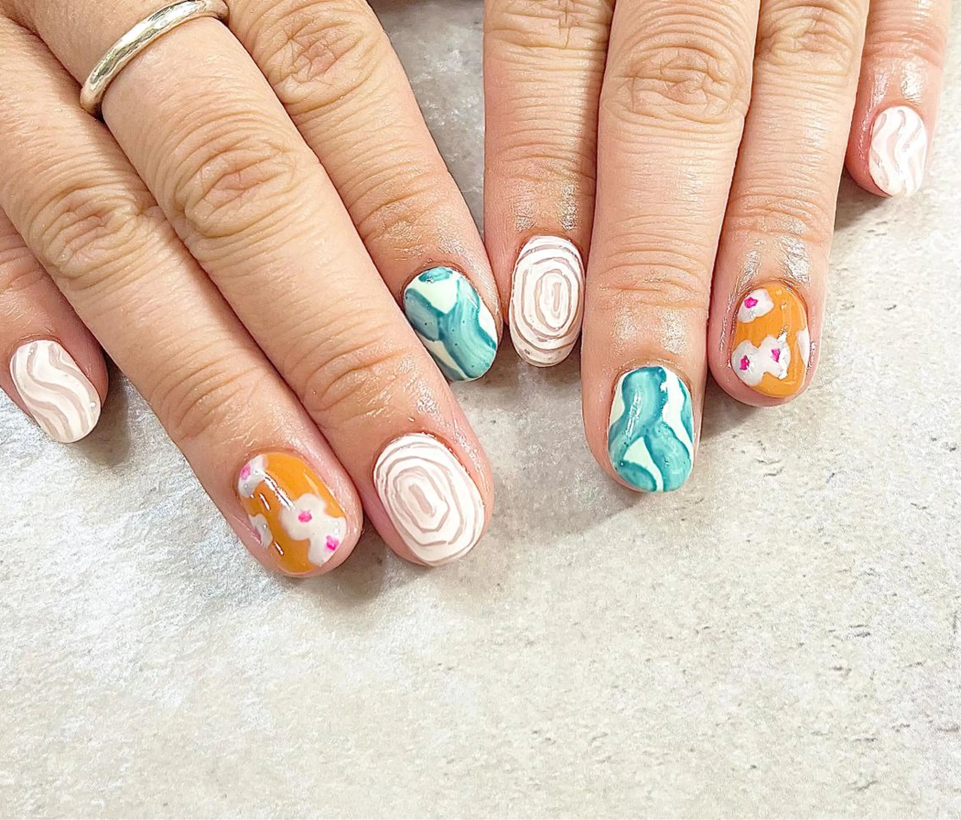 ネイル アートネイル チークネイル ジェルネイル ハート 大理石ネイル(マーブル) ハンドネイル nailsalonMIR所属・ネイルサロン ミールのネイルデザイン