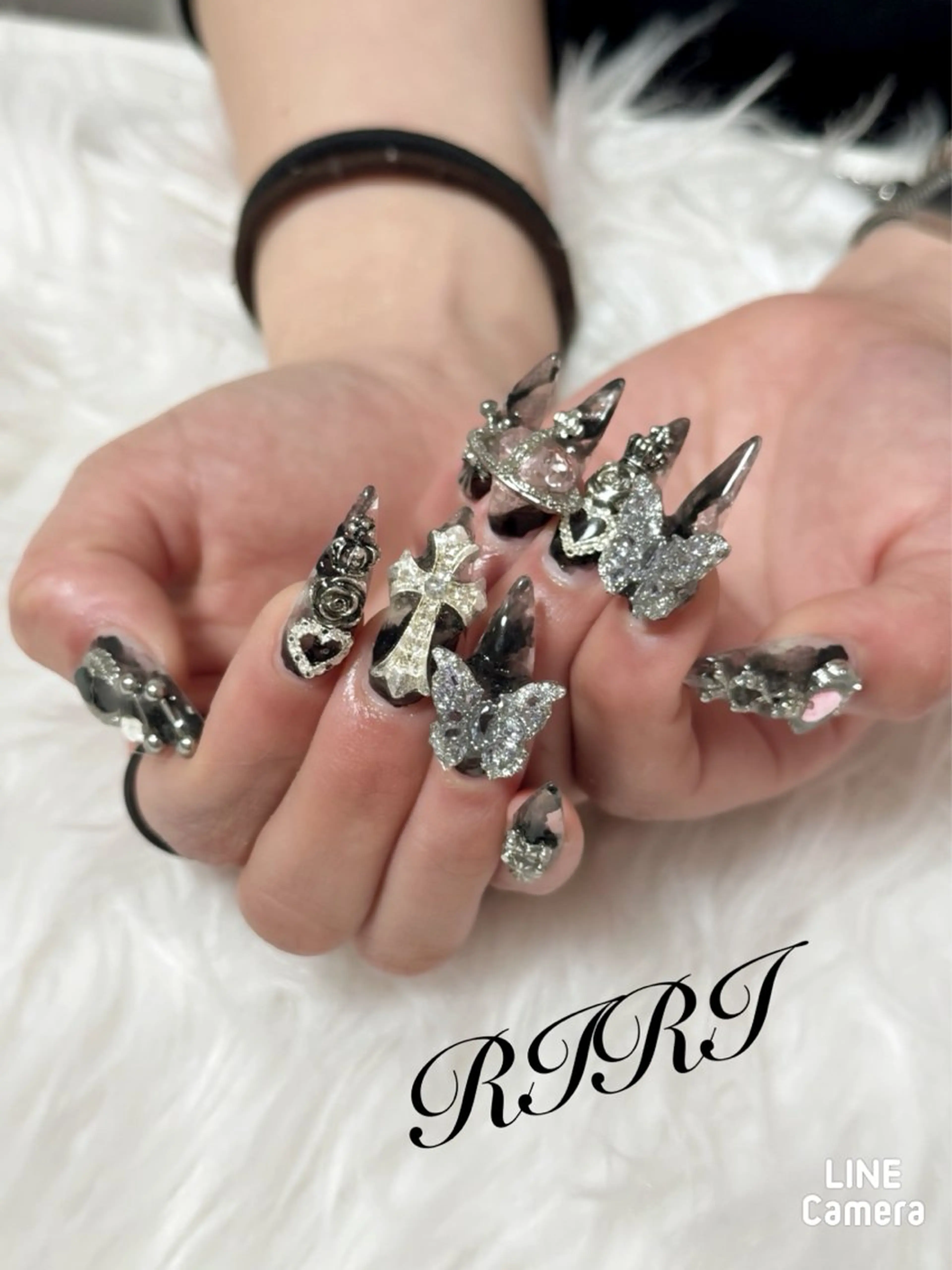 ネイル ジェルネイル ロングネイル スカルプネイル シルバー シンプルネイル ハンドネイル riri オーナーのネイルデザイン