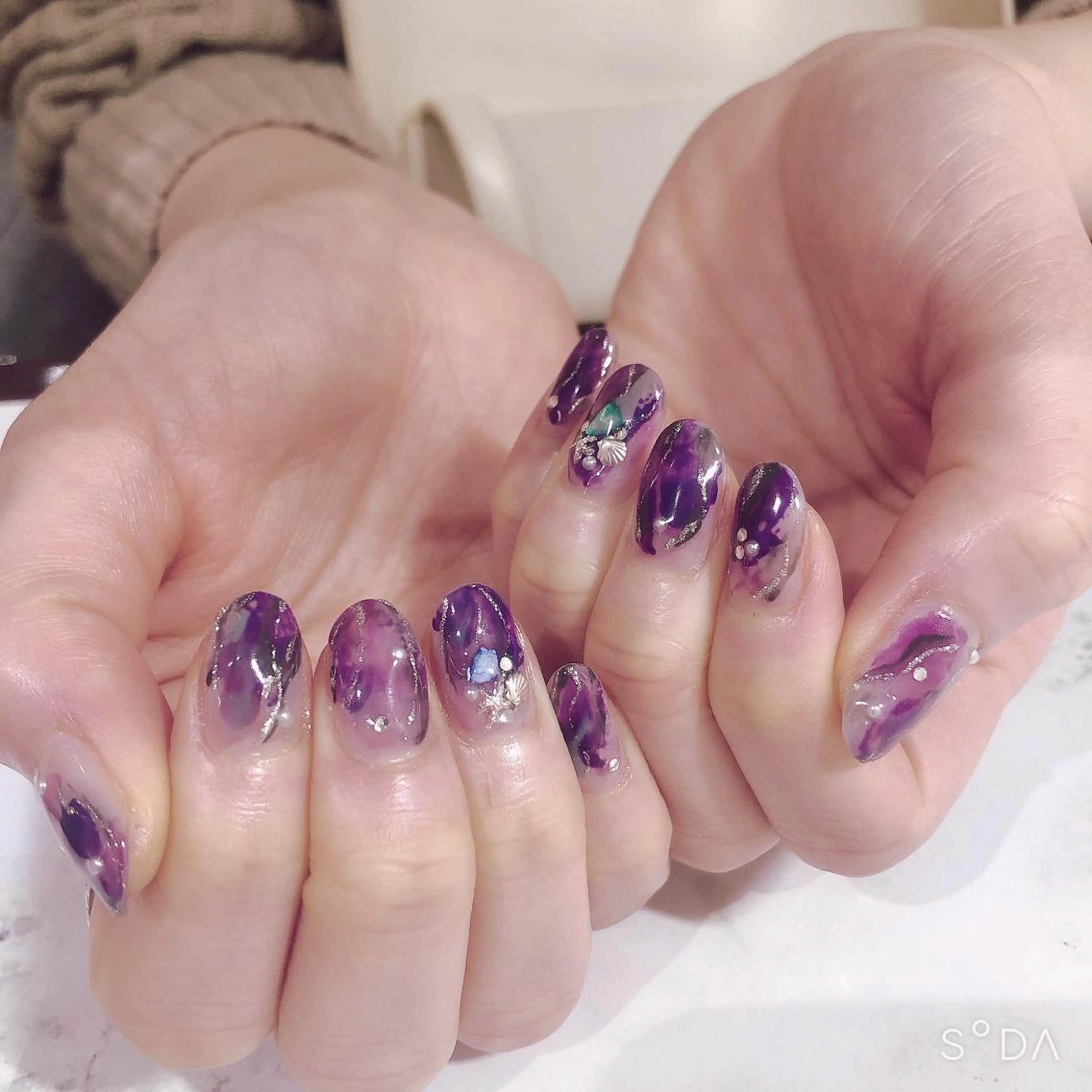 ネイル ニュアンスネイル ハンドネイル 吉野✨ ネイルデザイナー✨のネイルデザイン