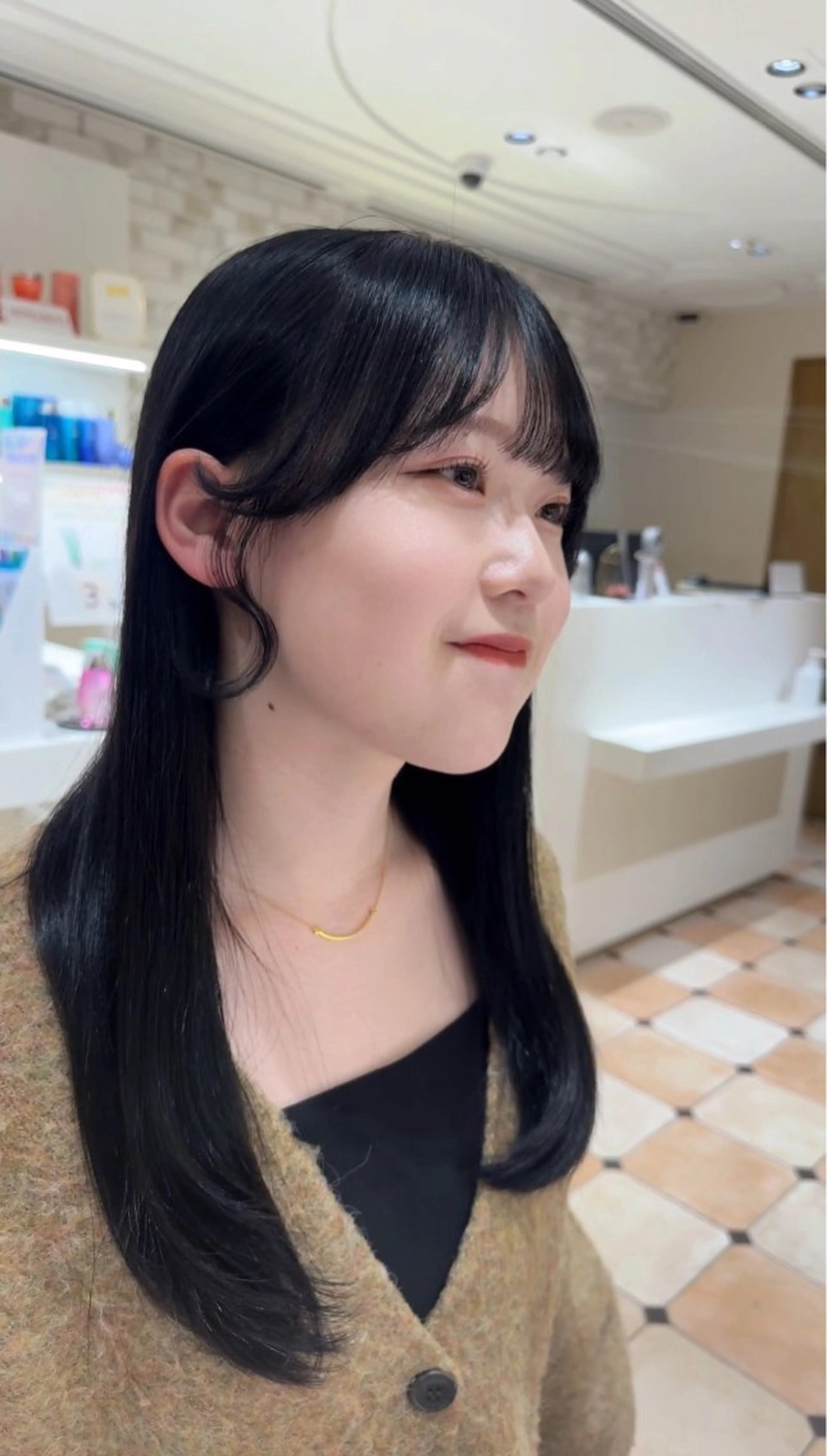 前髪、顔周りカット➕透明感カラー➕髪質補修トリートメント🥀　頭皮マッサージ付き✨の写真