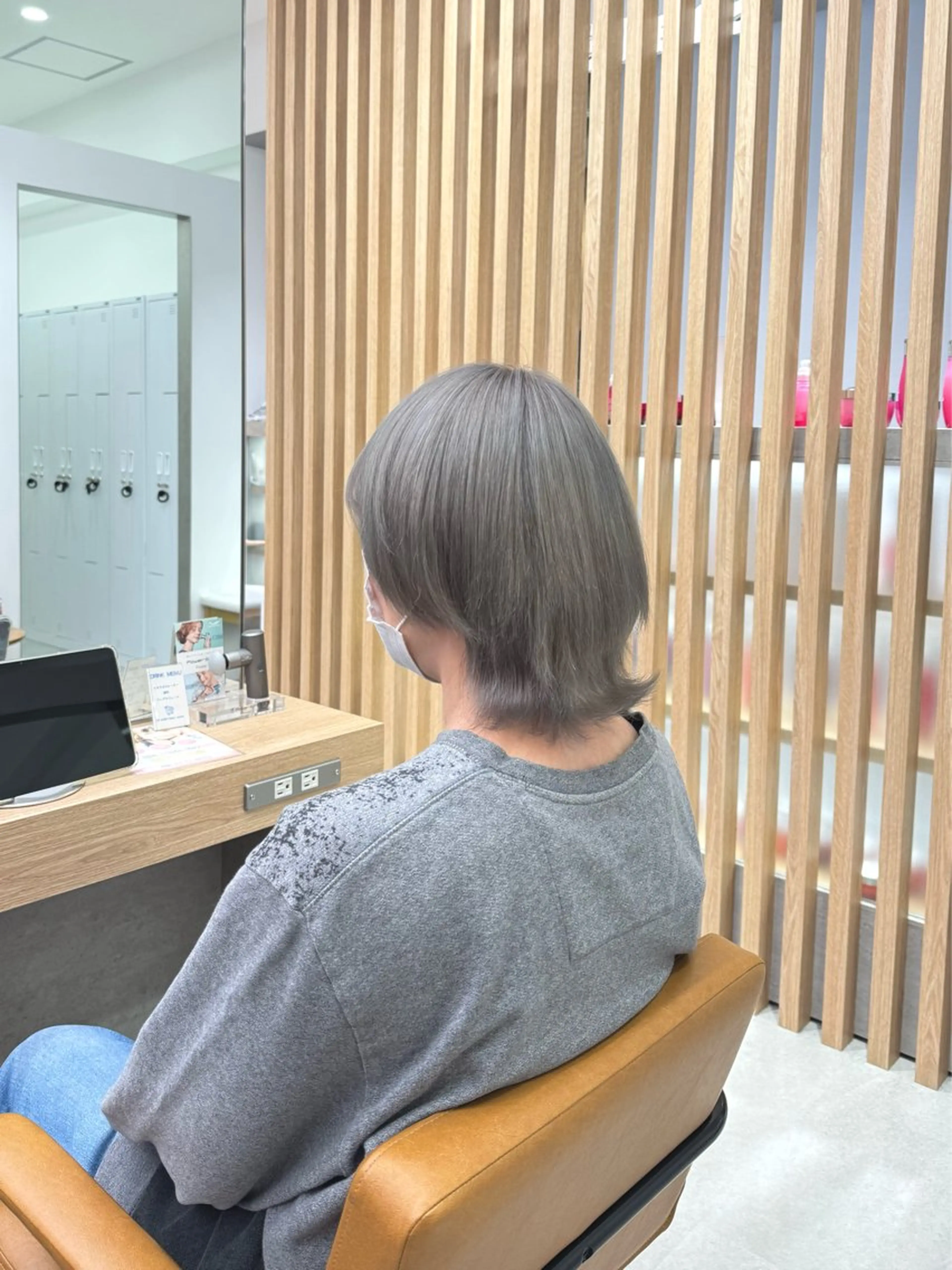 ミディアム カラー シルバー けー すけのヘアスタイル